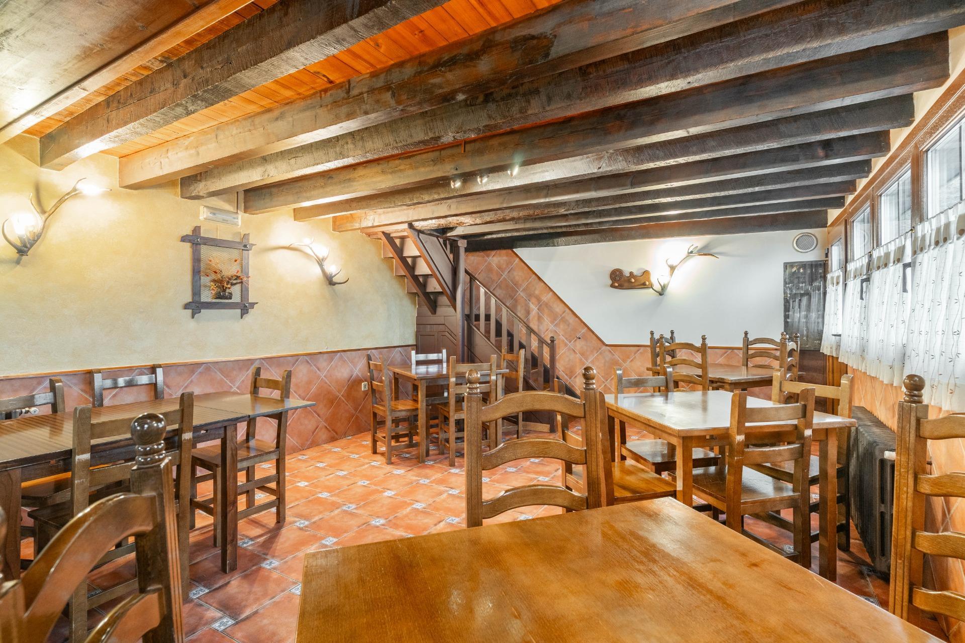 CASA Y RESTAURANTE EN VENTA EN CALEAO (CASO)