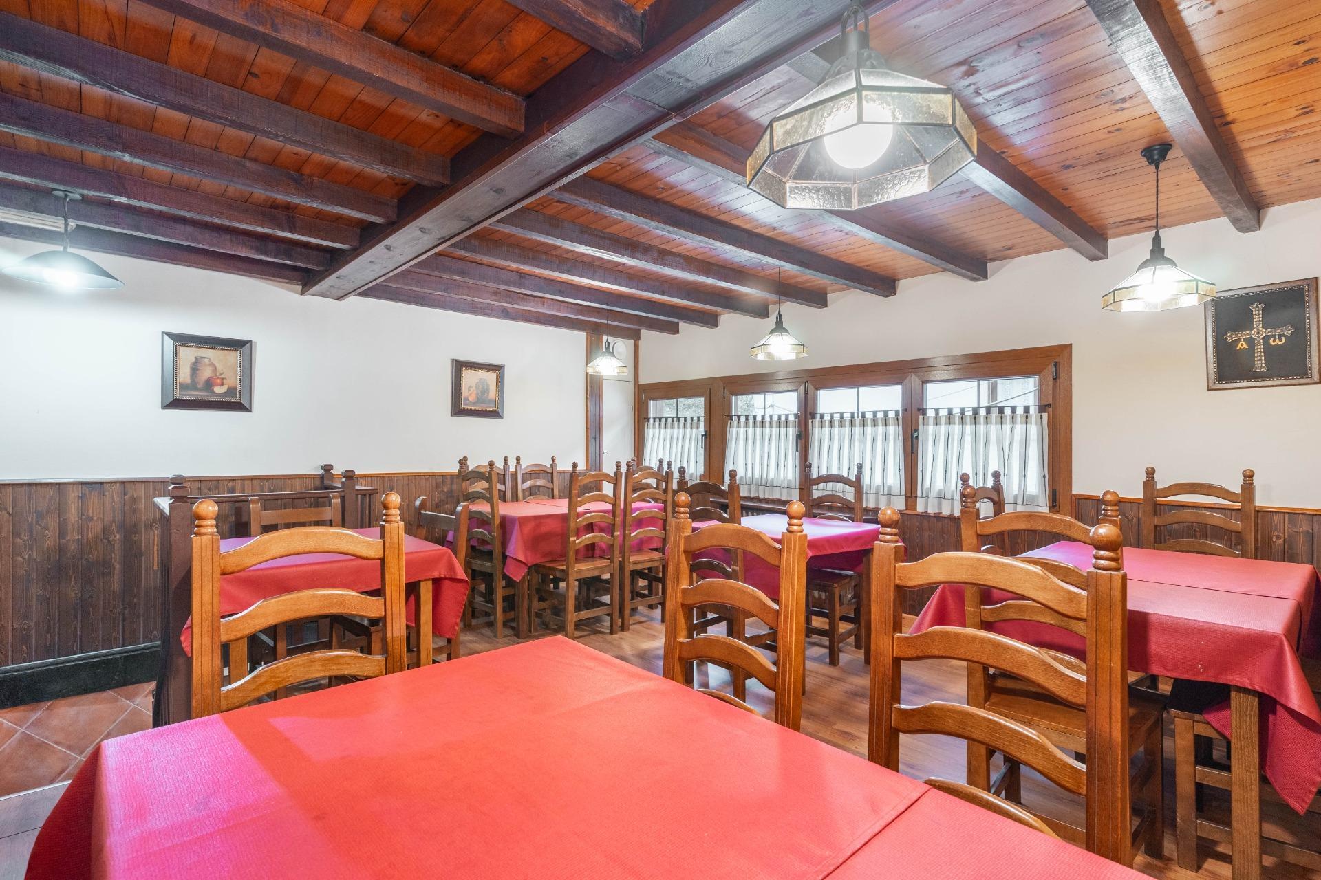 CASA Y RESTAURANTE EN VENTA EN CALEAO (CASO)