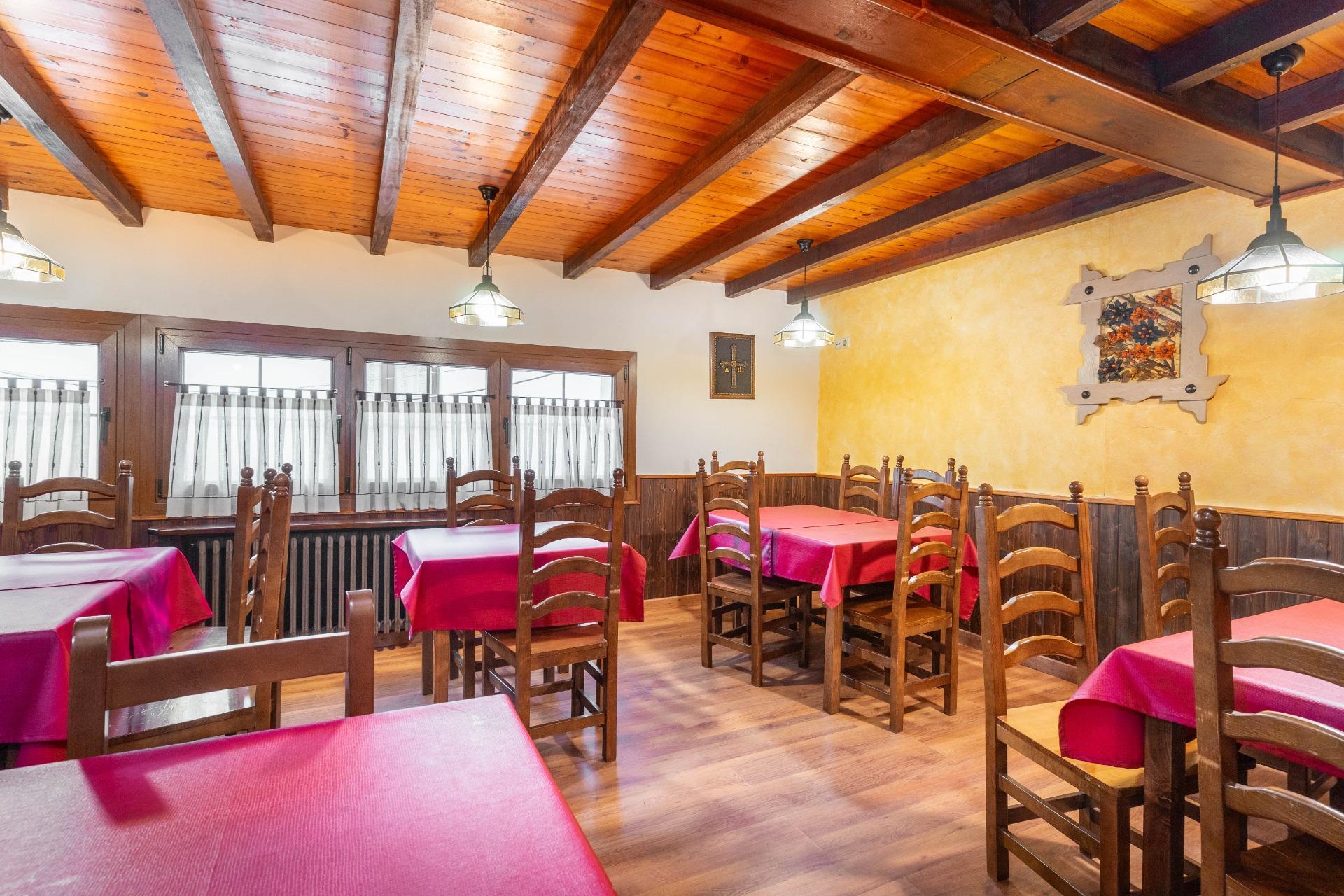 CASA Y RESTAURANTE EN VENTA EN CALEAO (CASO)