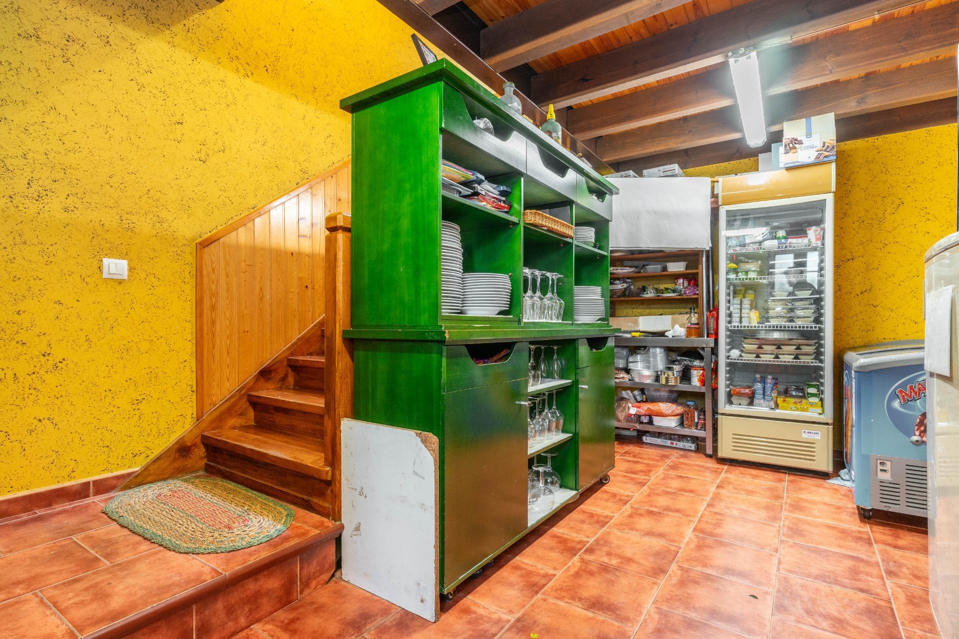 CASA Y RESTAURANTE EN VENTA EN CALEAO (CASO)