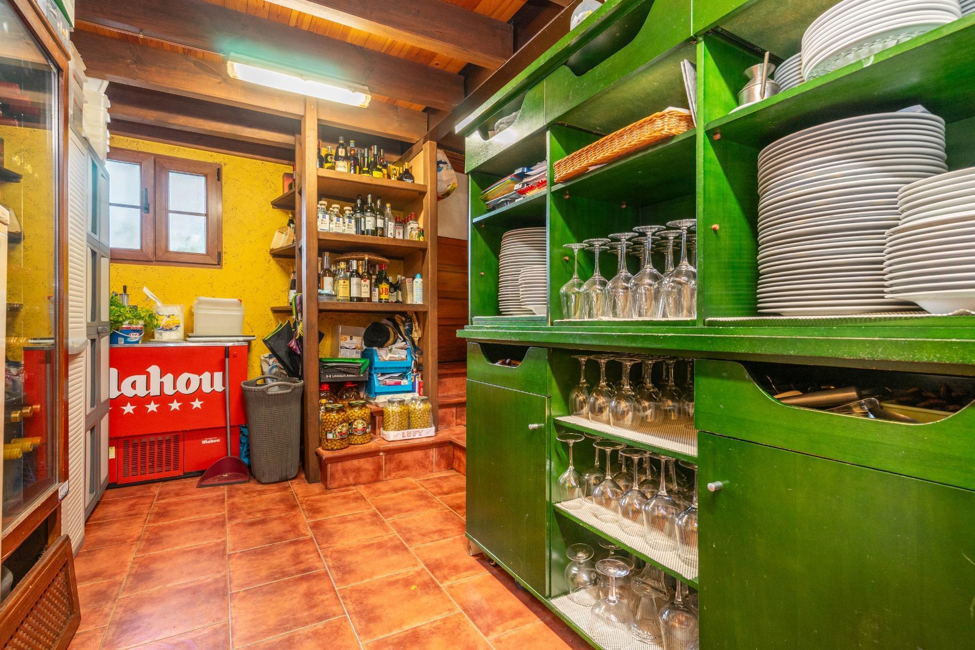 CASA Y RESTAURANTE EN VENTA EN CALEAO (CASO)