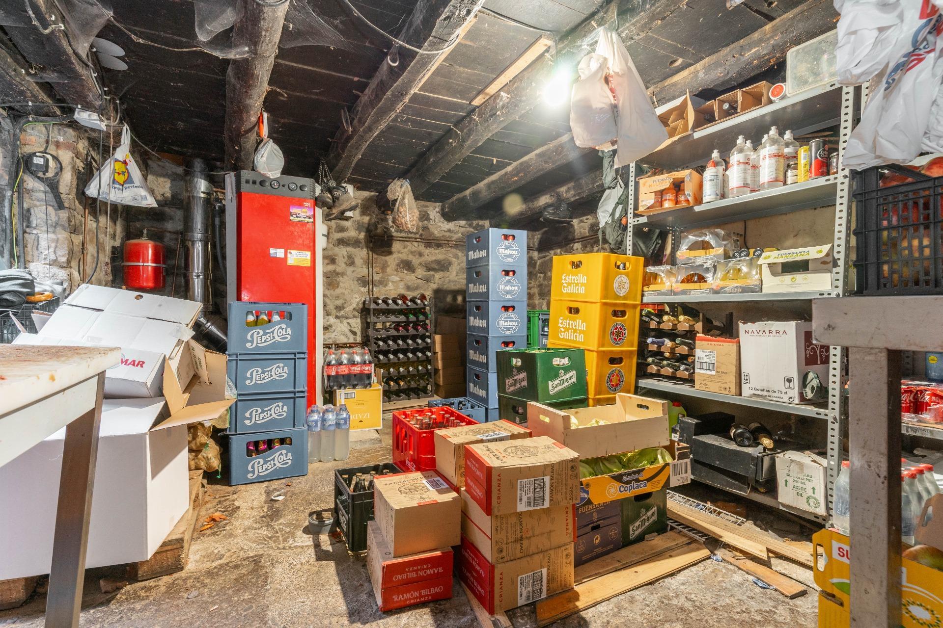 CASA Y RESTAURANTE EN VENTA EN CALEAO (CASO)