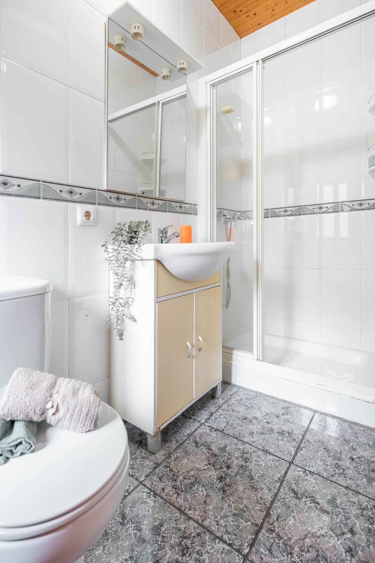 CASA Y RESTAURANTE EN VENTA EN CALEAO (CASO)