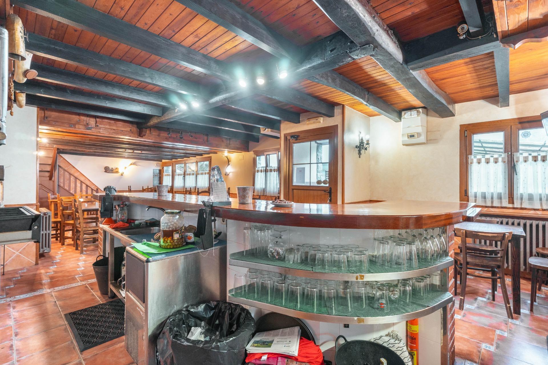 CASA Y RESTAURANTE EN VENTA EN CALEAO (CASO)