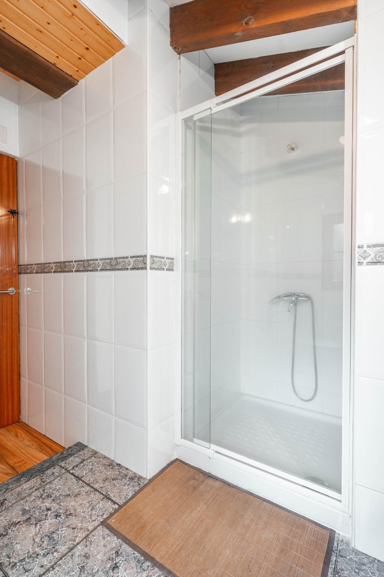 CASA Y RESTAURANTE EN VENTA EN CALEAO (CASO)