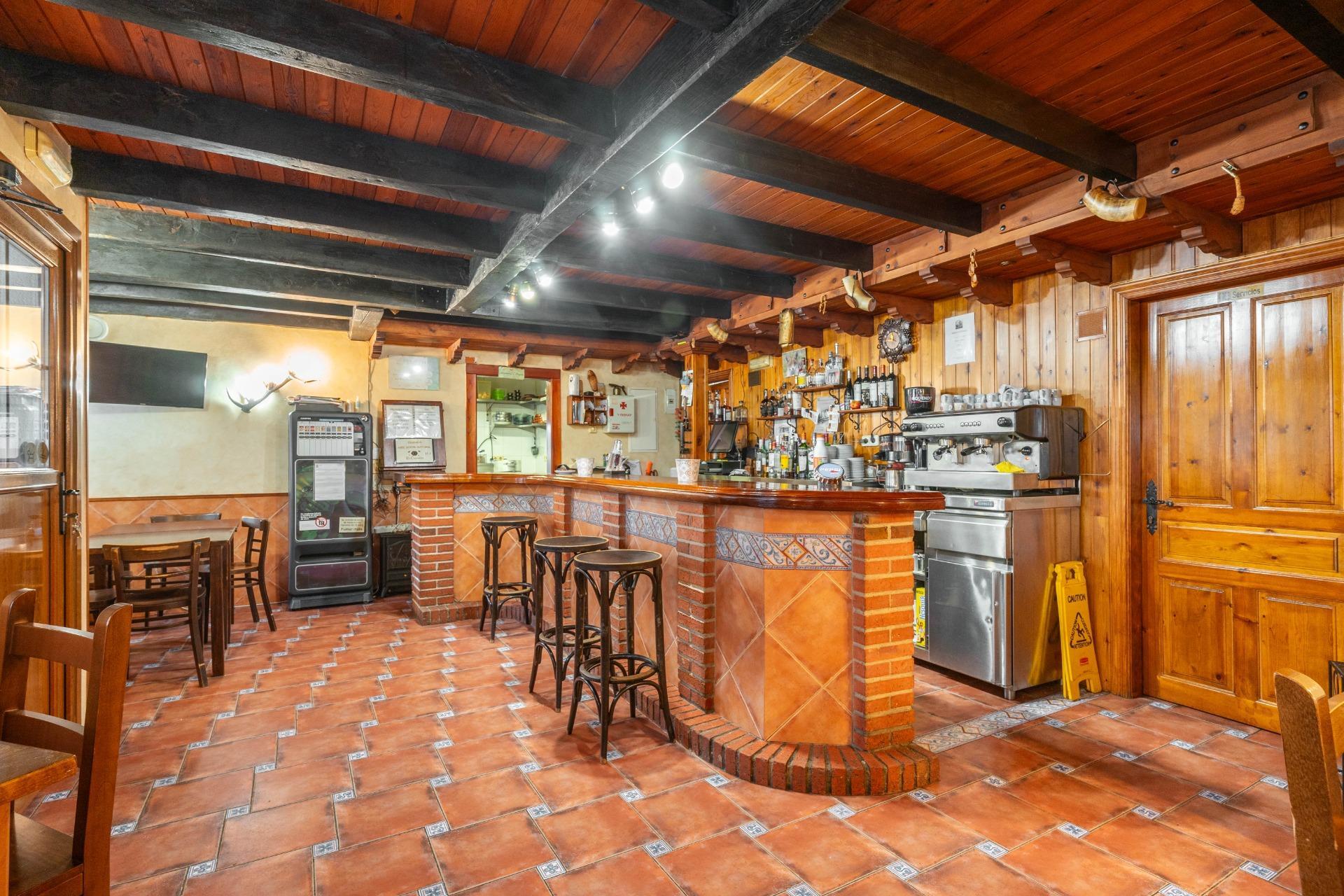 CASA Y RESTAURANTE EN VENTA EN CALEAO (CASO)