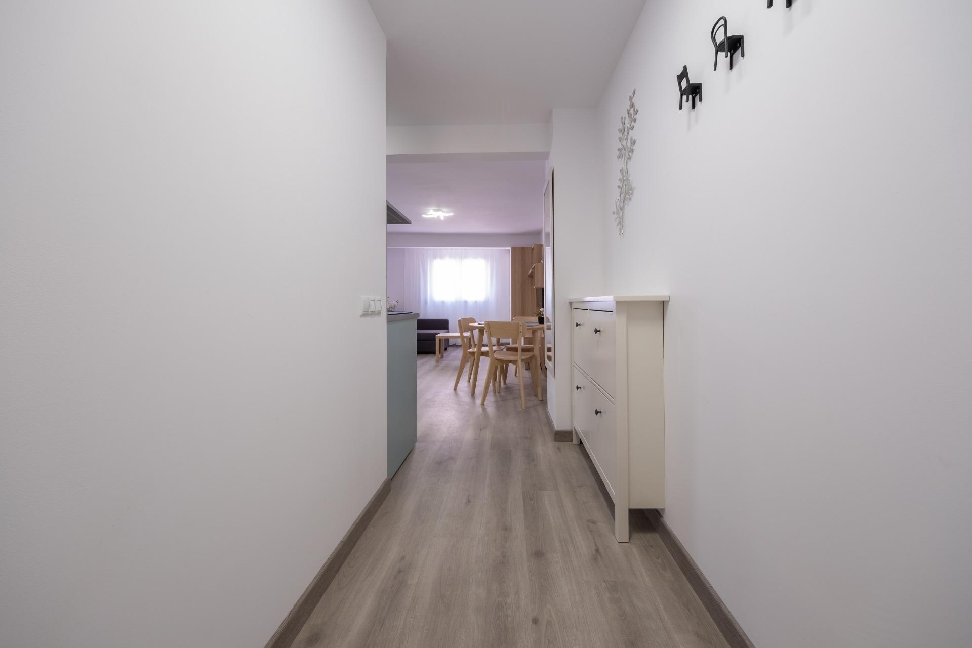 Oportunidad única! Apartamento dividido en dos viviendas independientes a pocos metros de la playa Poniente