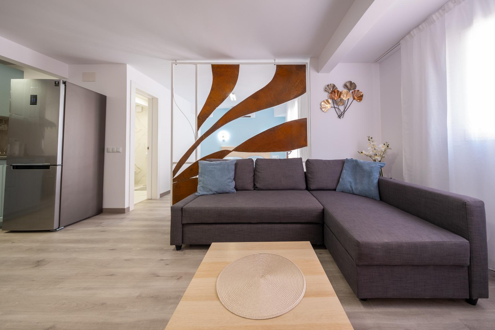 Oportunidad única! Apartamento dividido en dos viviendas independientes a pocos metros de la playa Poniente