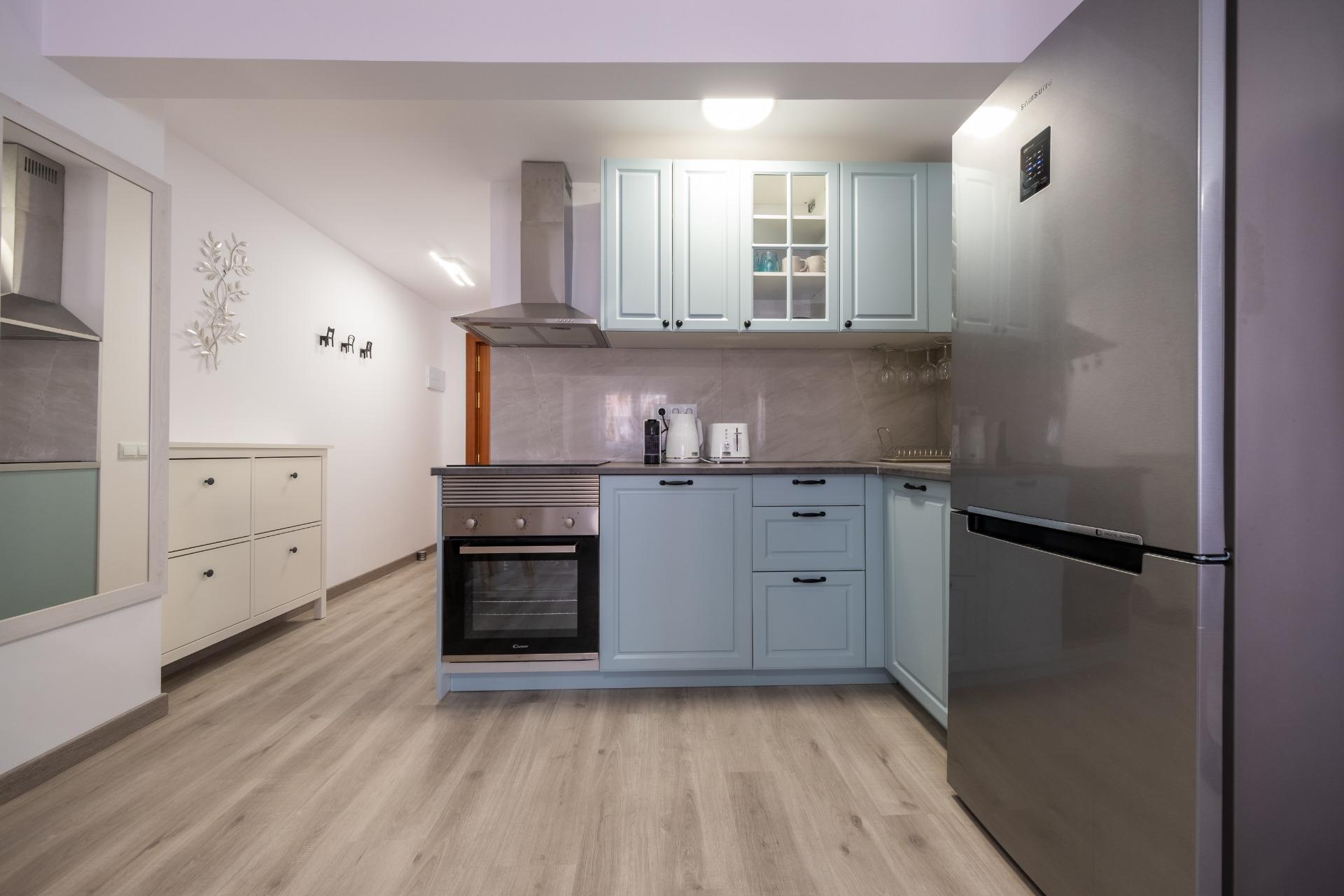 Oportunidad única! Apartamento dividido en dos viviendas independientes a pocos metros de la playa Poniente