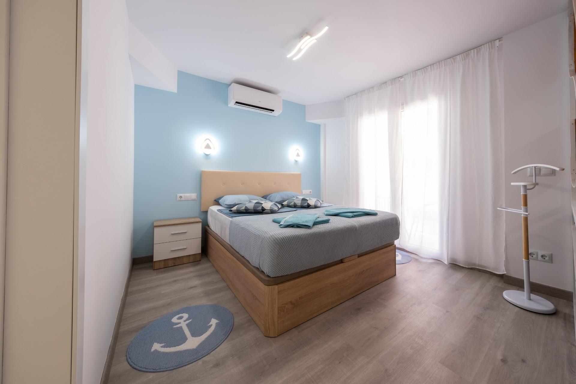 Oportunidad única! Apartamento dividido en dos viviendas independientes a pocos metros de la playa Poniente