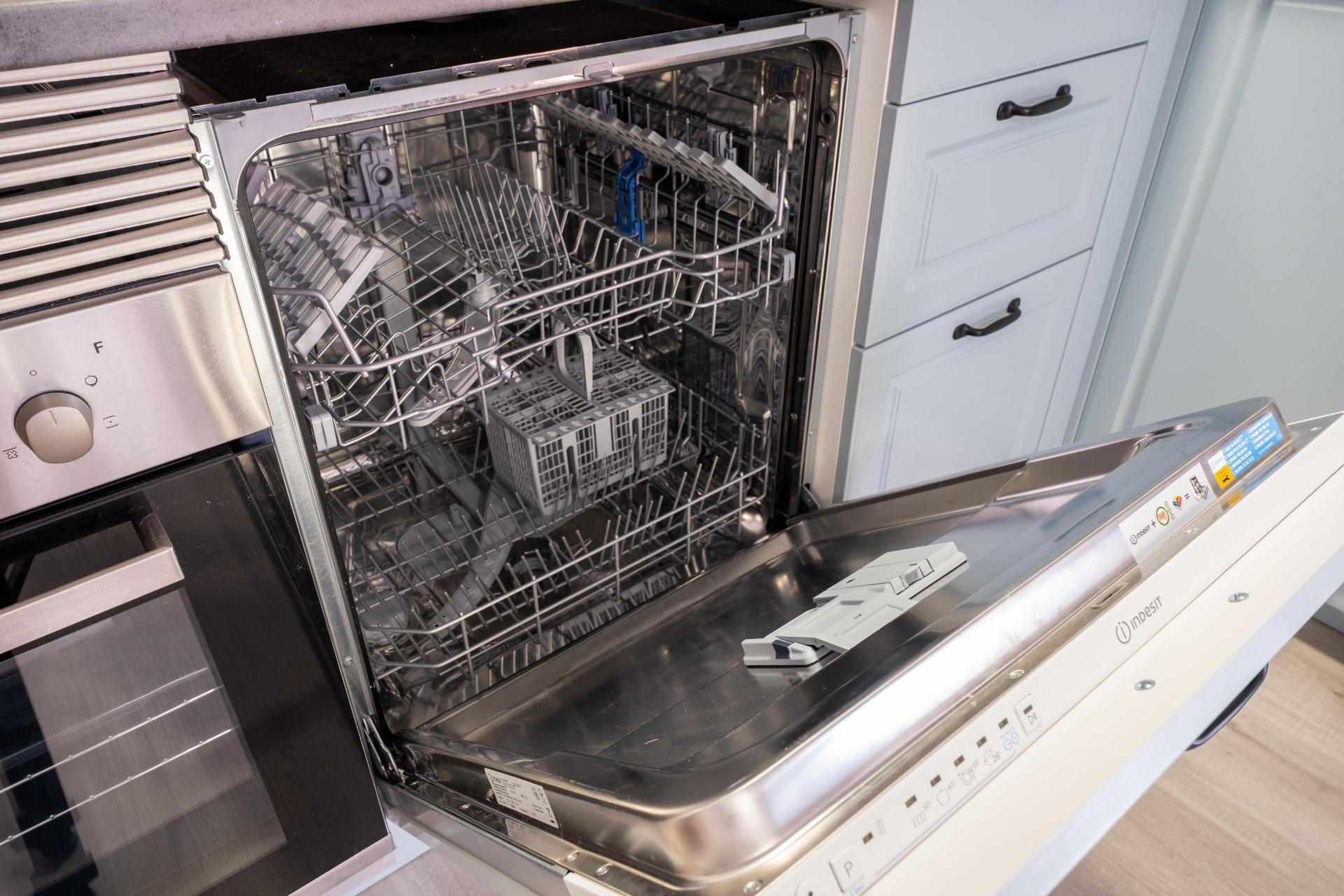 Oportunidad única! Apartamento dividido en dos viviendas independientes a pocos metros de la playa Poniente