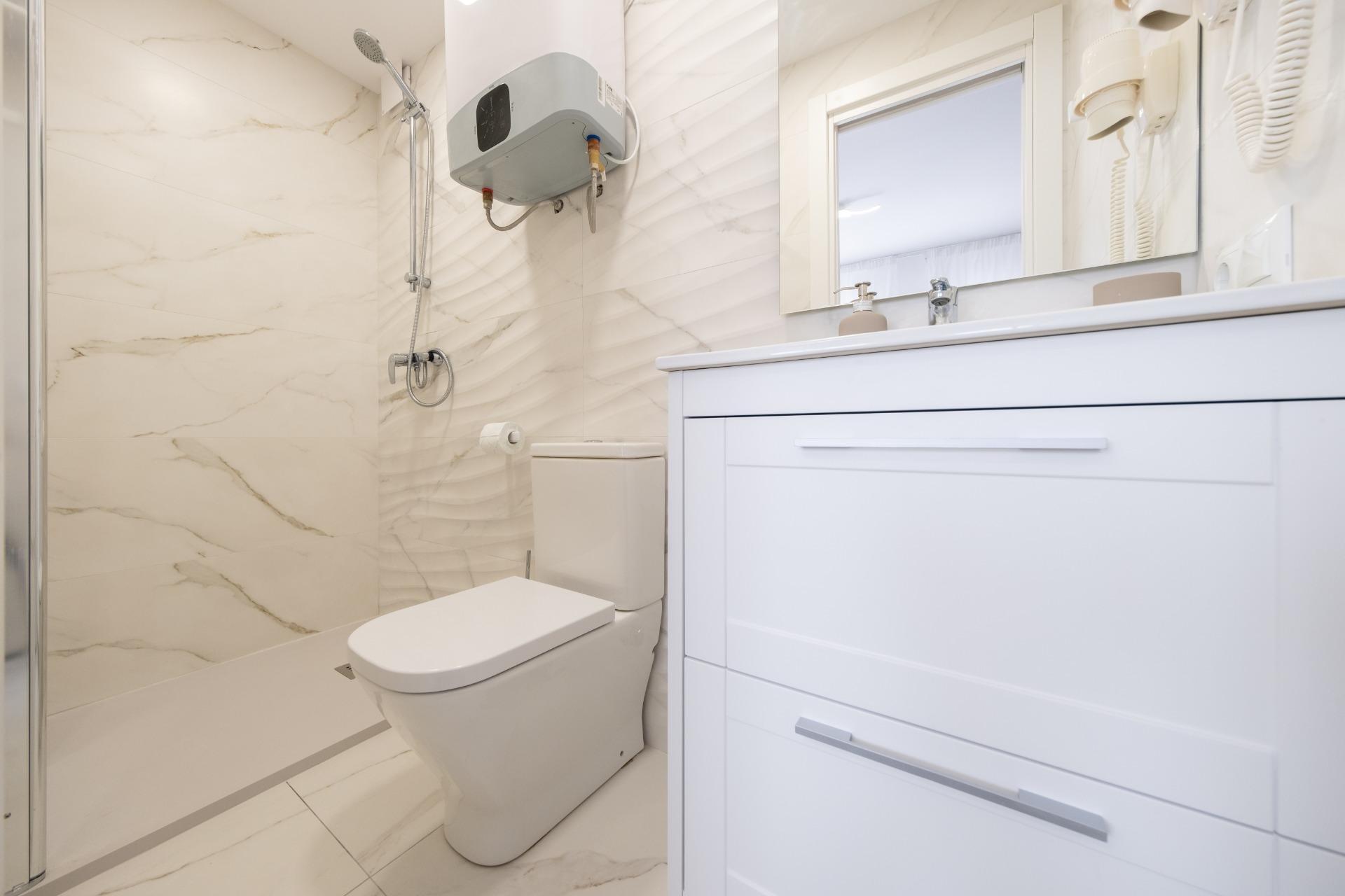 Oportunidad única! Apartamento dividido en dos viviendas independientes a pocos metros de la playa Poniente