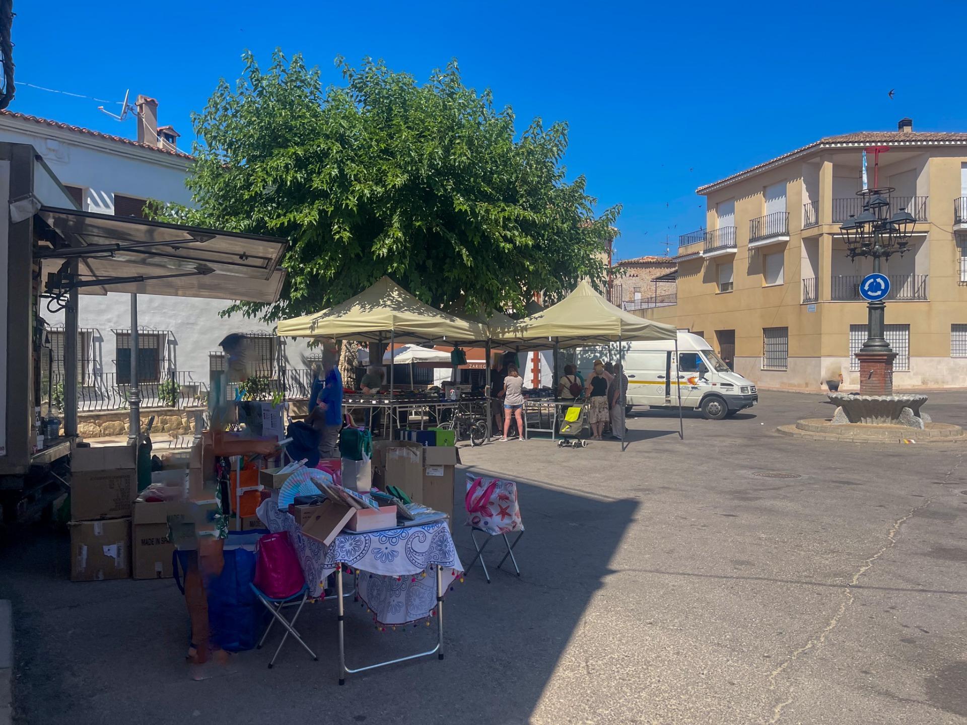 En el corazón de Fuenterrobles, un encantador pueblo rodeado de naturaleza y paz, se encuentra esta gran casa que reúne espacio, comodidad y múltiples posibilidades.