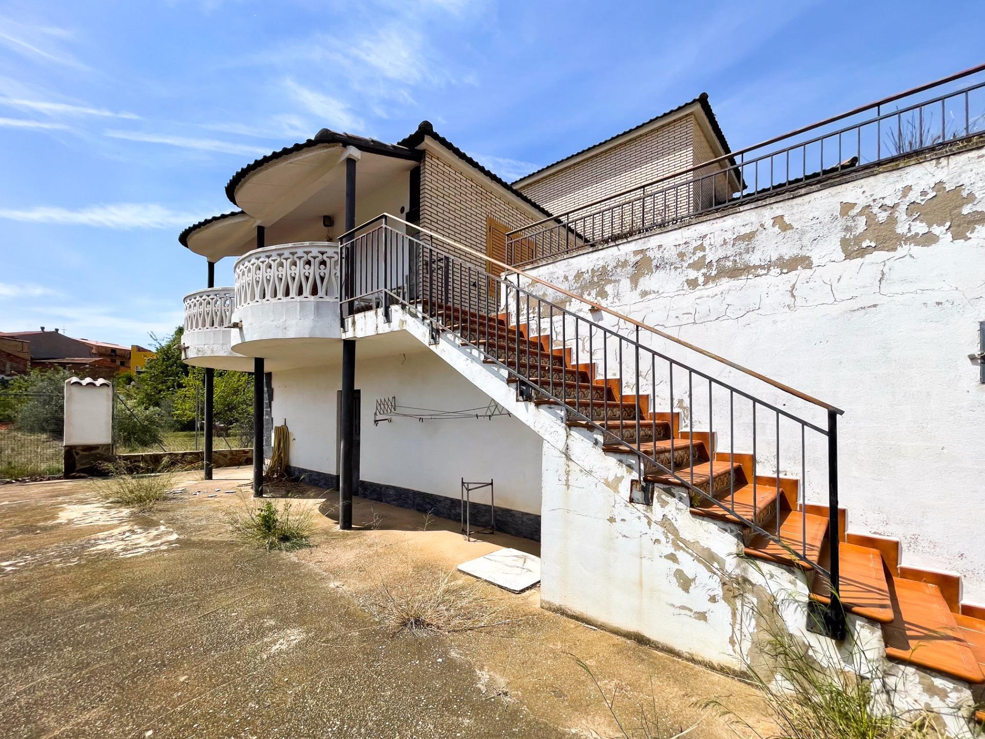 Descubre un refugio de elegancia y serenidad en el corazón de Chera