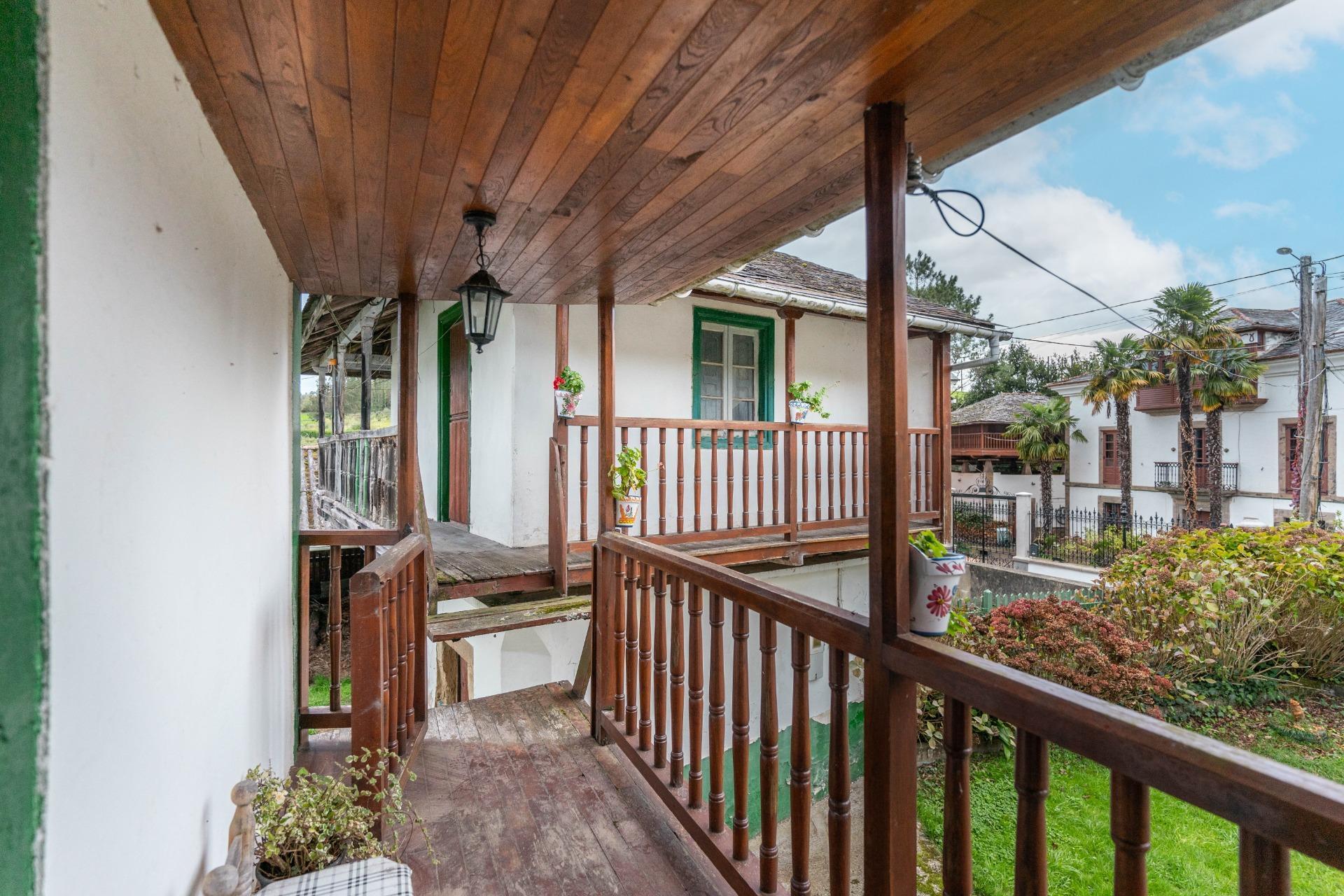 Casa asturiana con encanto y hórreo, a un paso de la costa