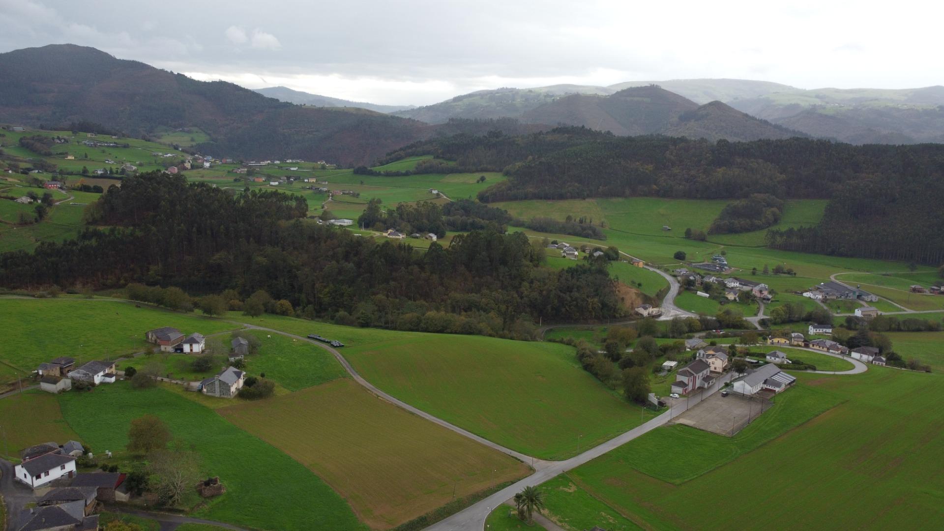 Casa asturiana con encanto y hórreo, a un paso de la costa