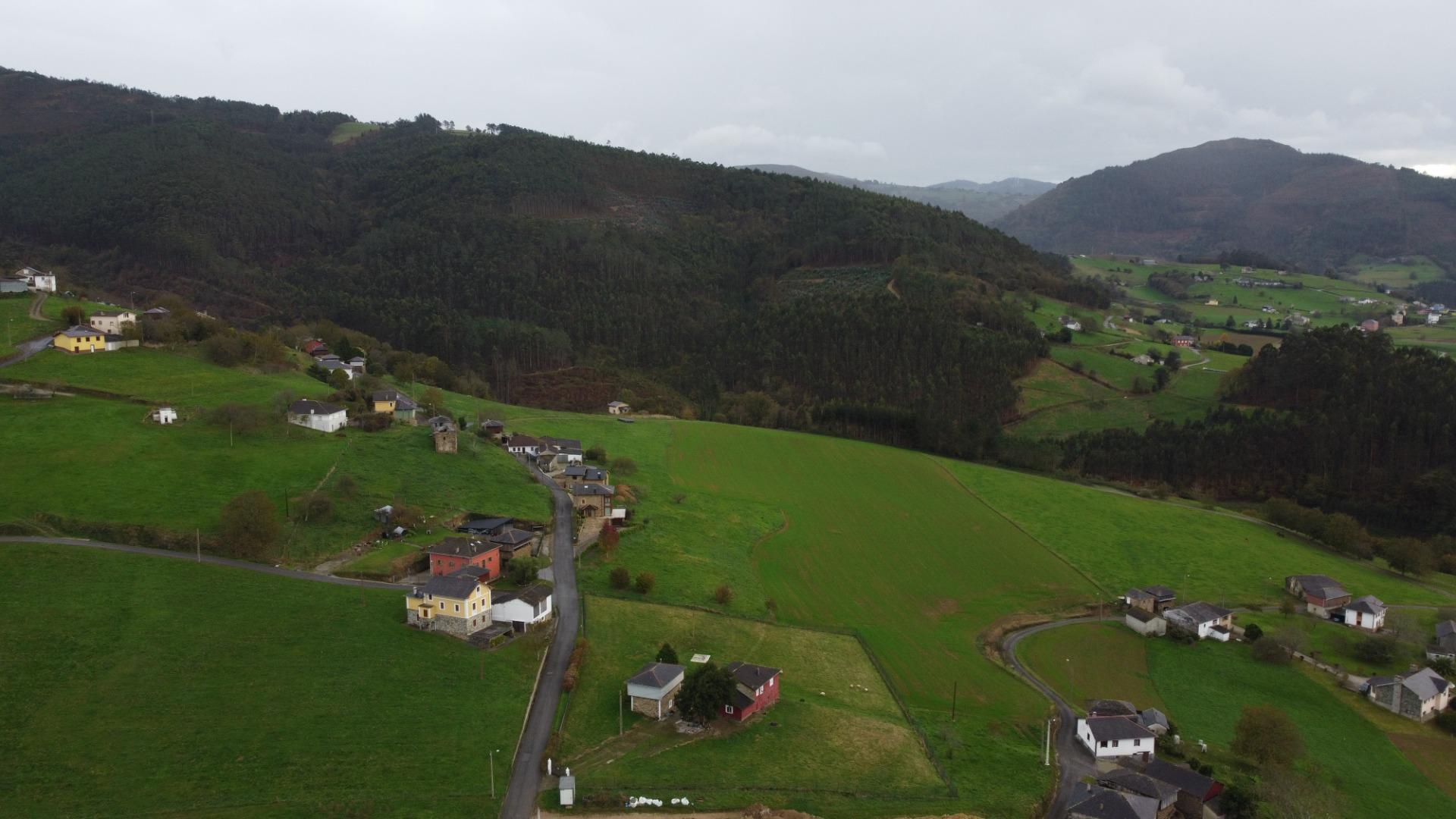 Casa asturiana con encanto y hórreo, a un paso de la costa