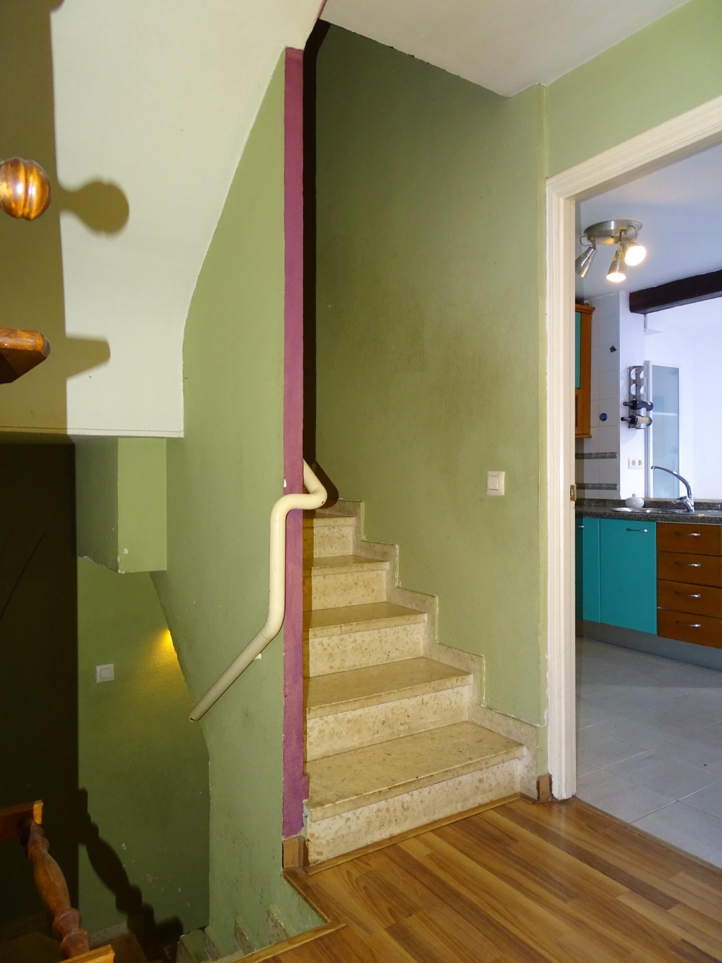 CASA ADOSADA EN VENTA (TOMARES)