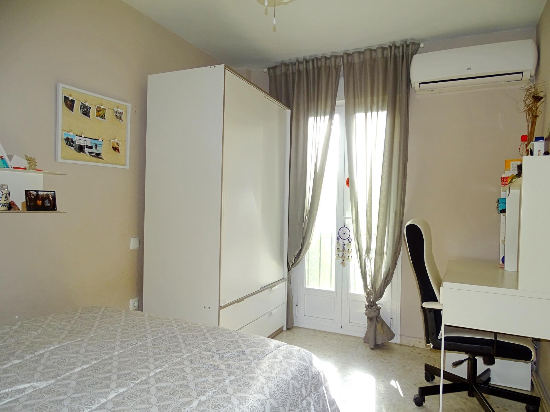 CASA ADOSADA EN VENTA (TOMARES)