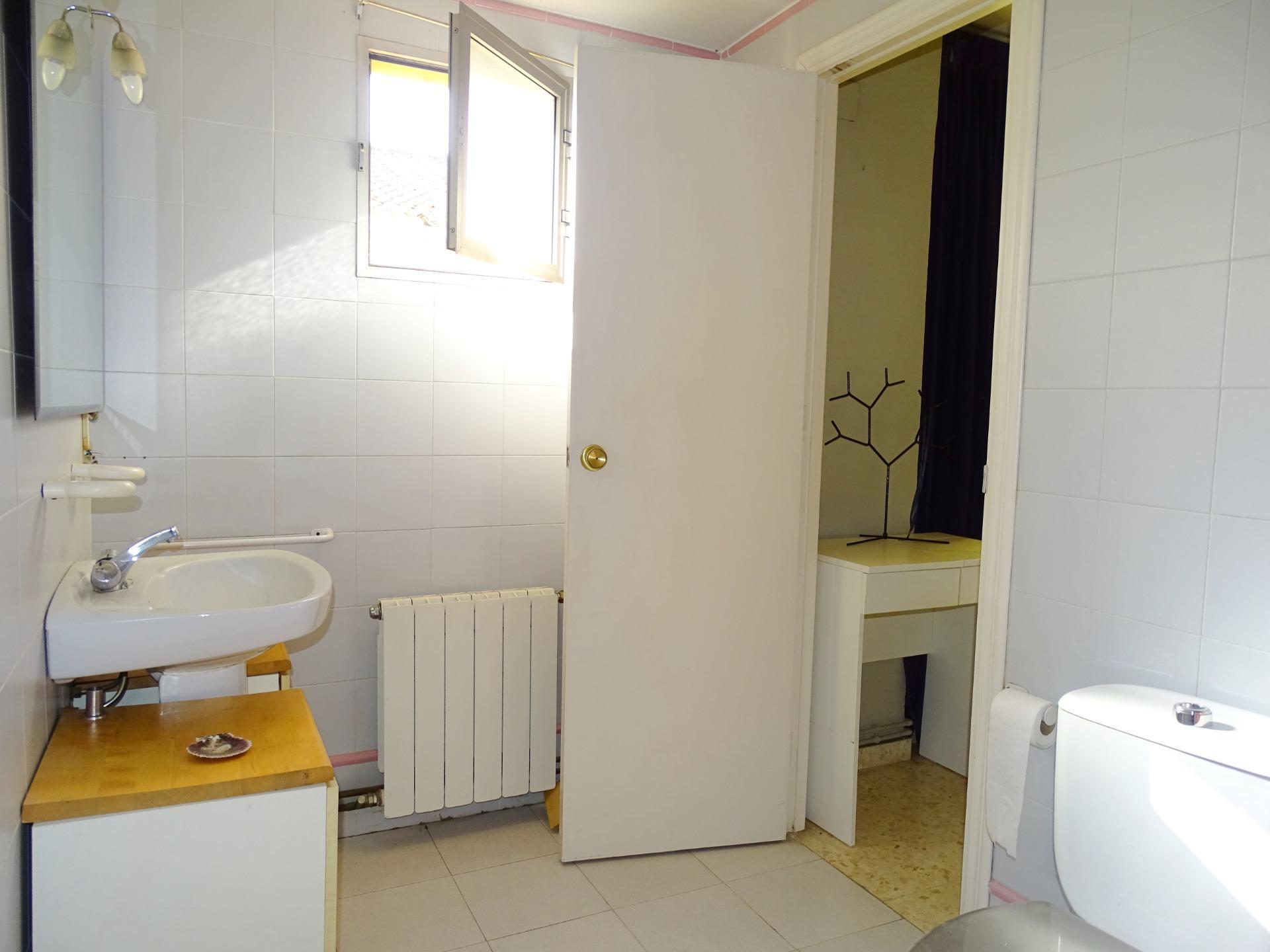 CASA ADOSADA EN VENTA (TOMARES)