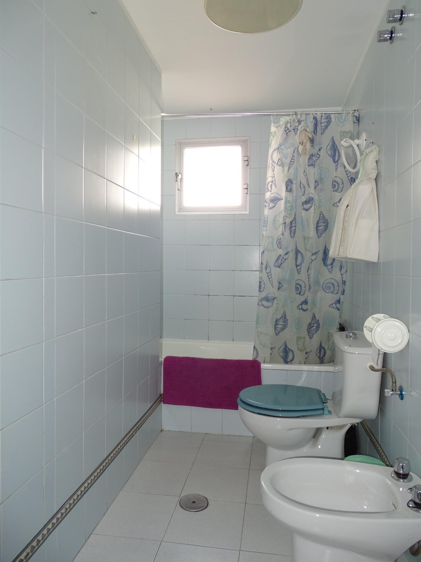 CASA ADOSADA EN VENTA (TOMARES)