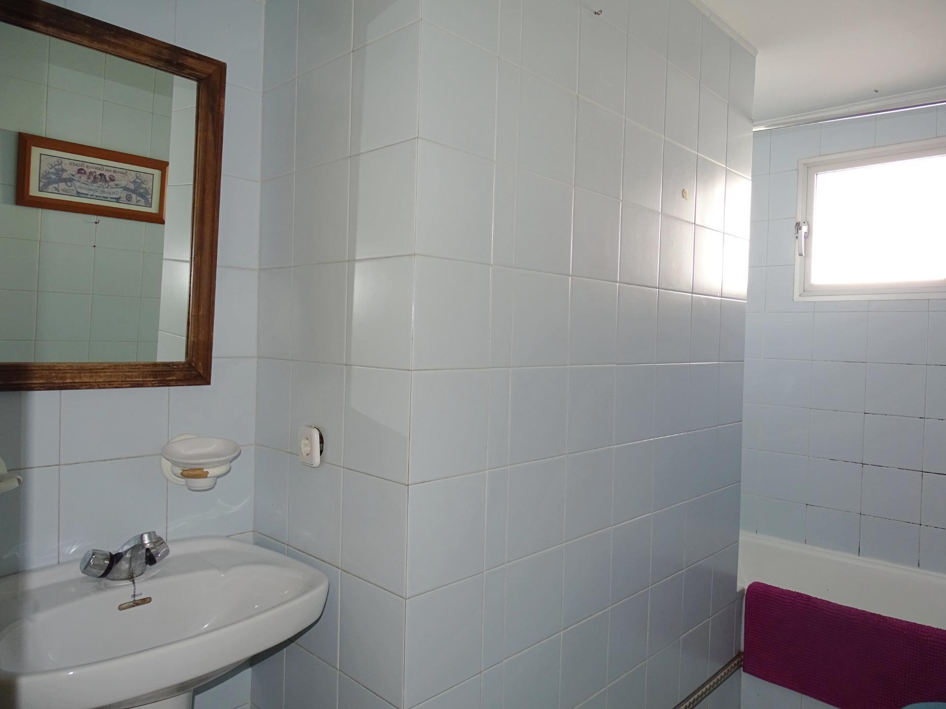 CASA ADOSADA EN VENTA (TOMARES)