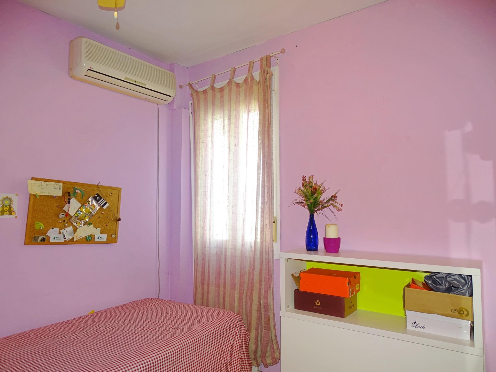 CASA ADOSADA EN VENTA (TOMARES)