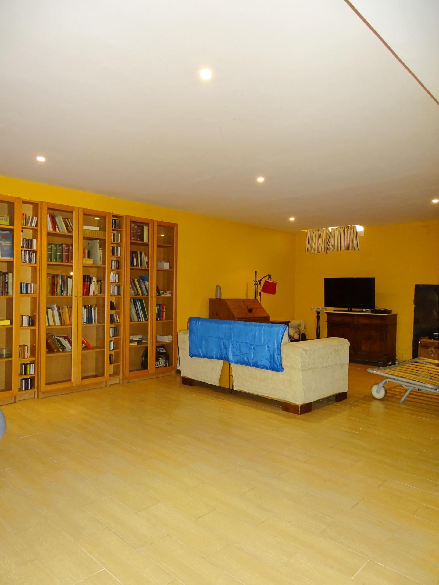 CASA ADOSADA EN VENTA (TOMARES)