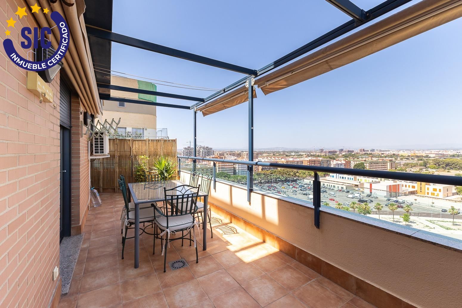 Ático en residencial premium con piscina en Mislata ? Gran terraza con vistas espectaculares