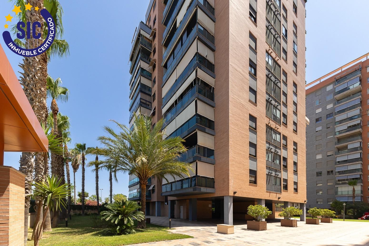 Ático en residencial premium con piscina en Mislata ? Gran terraza con vistas espectaculares