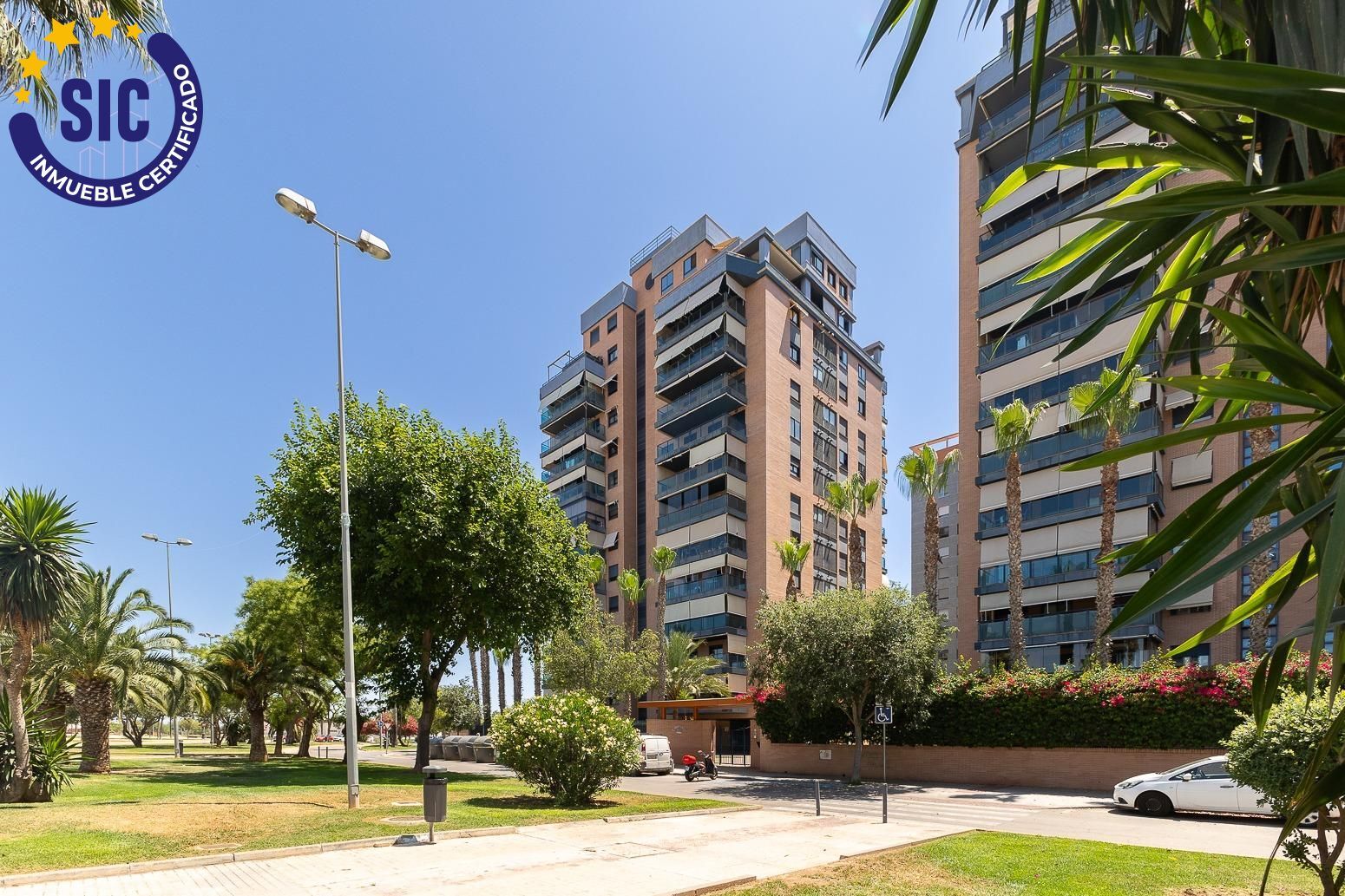 Ático en residencial premium con piscina en Mislata ? Gran terraza con vistas espectaculares