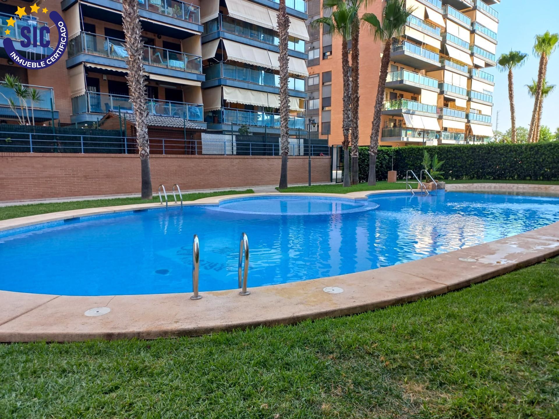 Ático en residencial premium con piscina en Mislata ? Gran terraza con vistas espectaculares