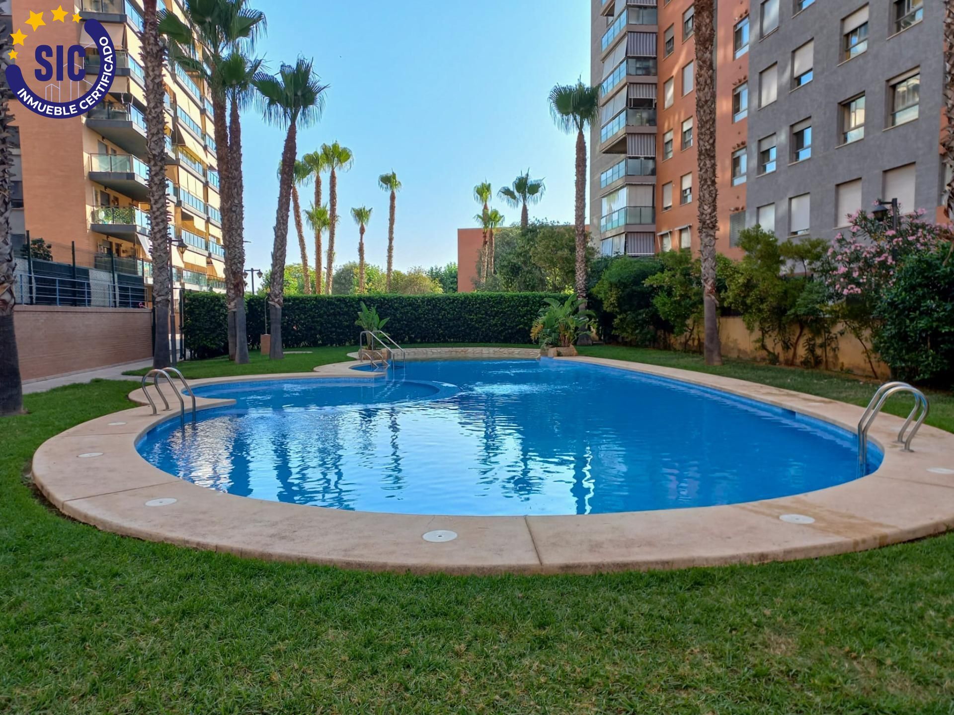 Ático en residencial premium con piscina en Mislata ? Gran terraza con vistas espectaculares