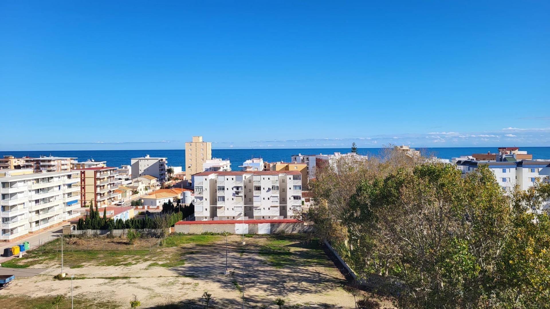 ESPECTACULAR APARTAMENTO EN PLAYA DE PILES. CERCA DEL MAR.