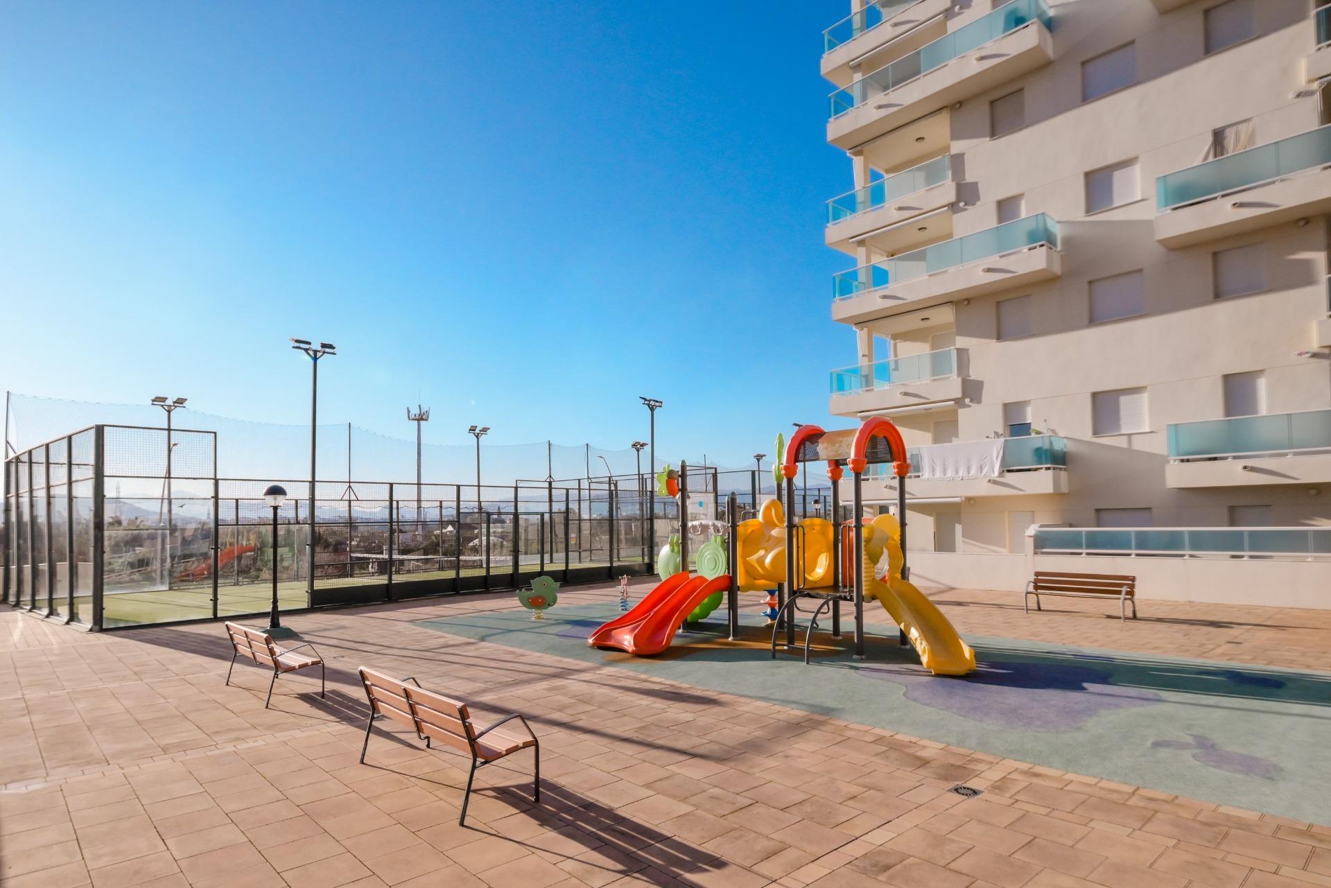 ESPECTACULAR APARTAMENTO EN PLAYA DE PILES. CERCA DEL MAR.