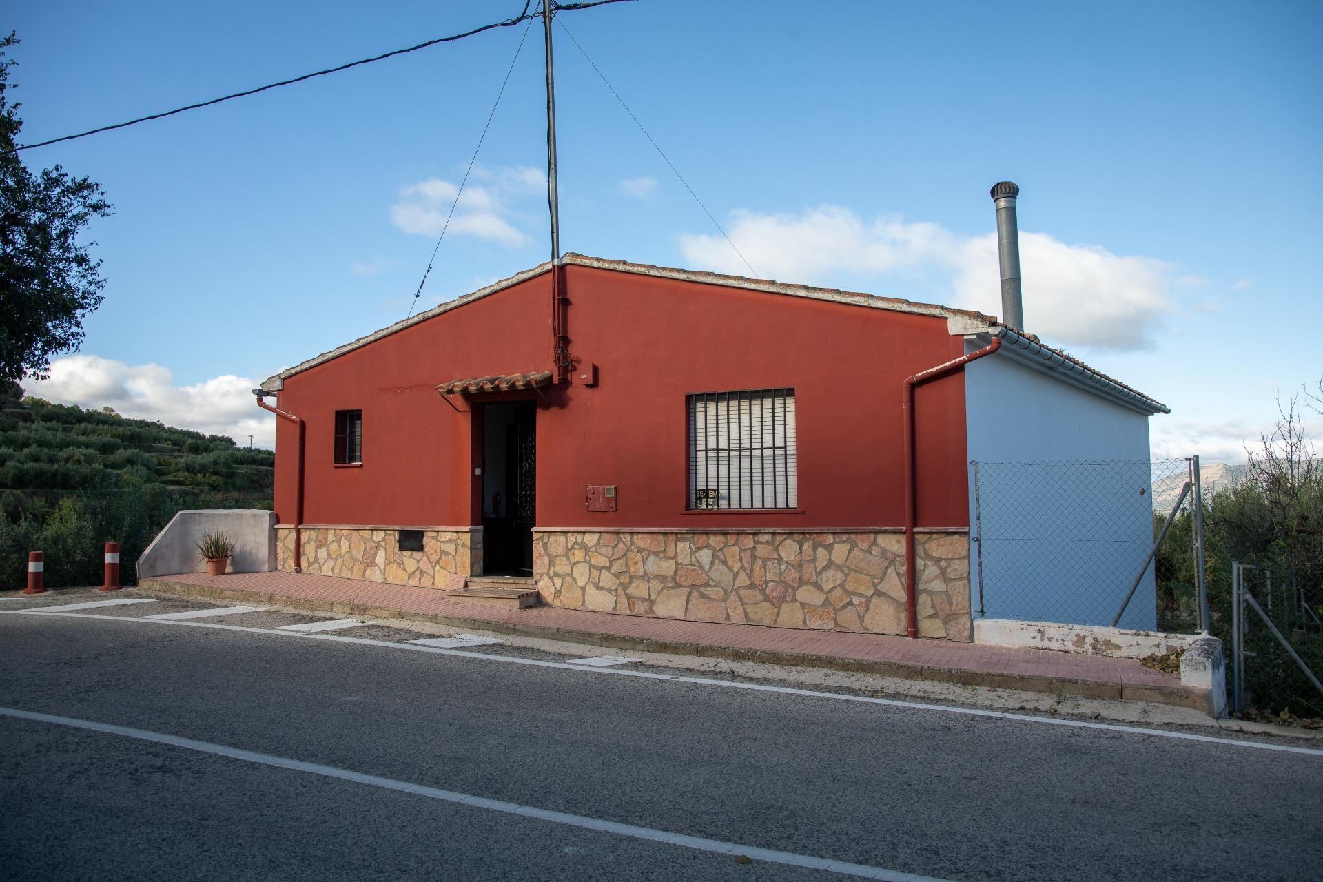 Fabulosa Casa de Pueblo en Entorno Idílico, en Benialfaqui.