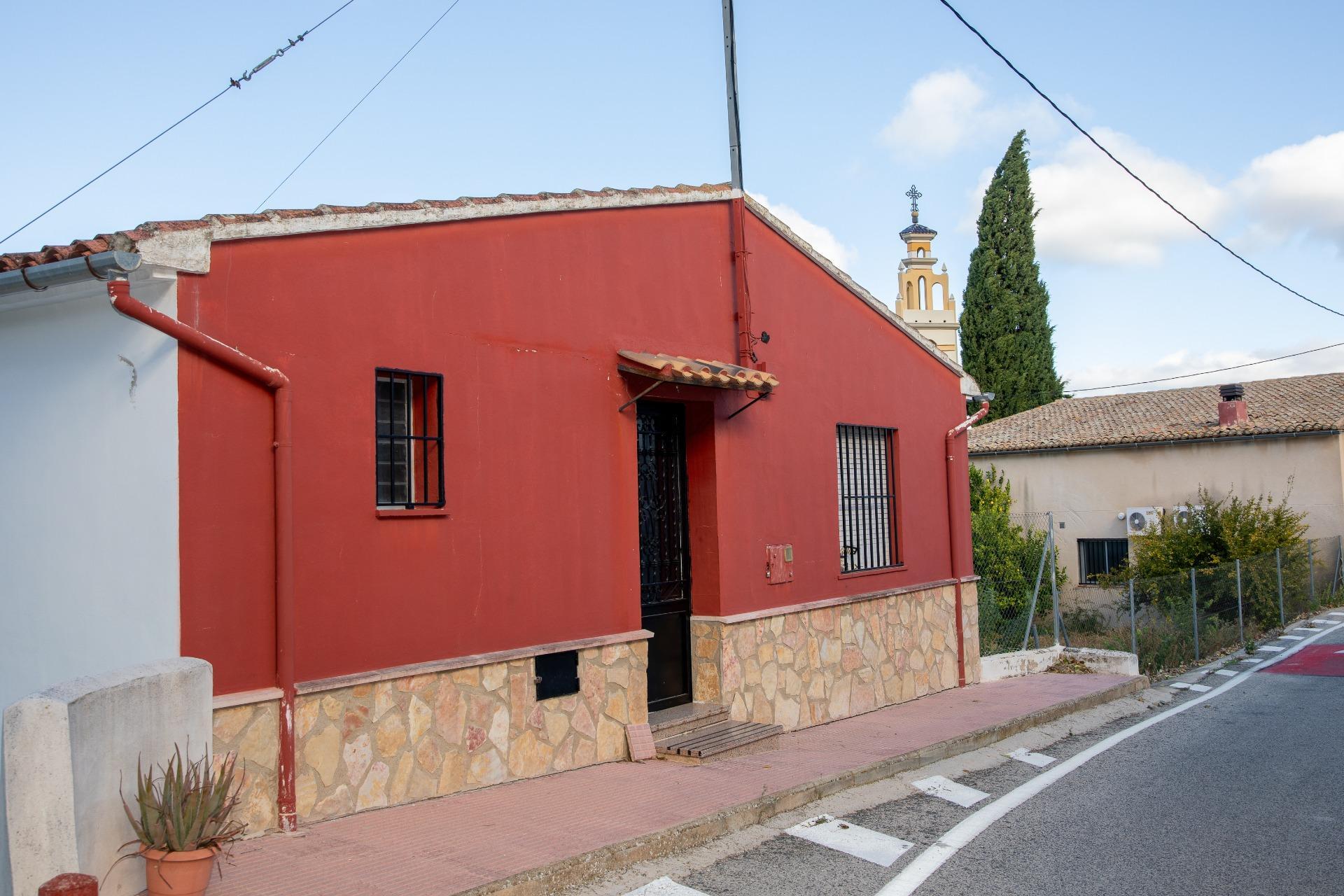 Fabulosa Casa de Pueblo en Entorno Idílico, en Benialfaqui.
