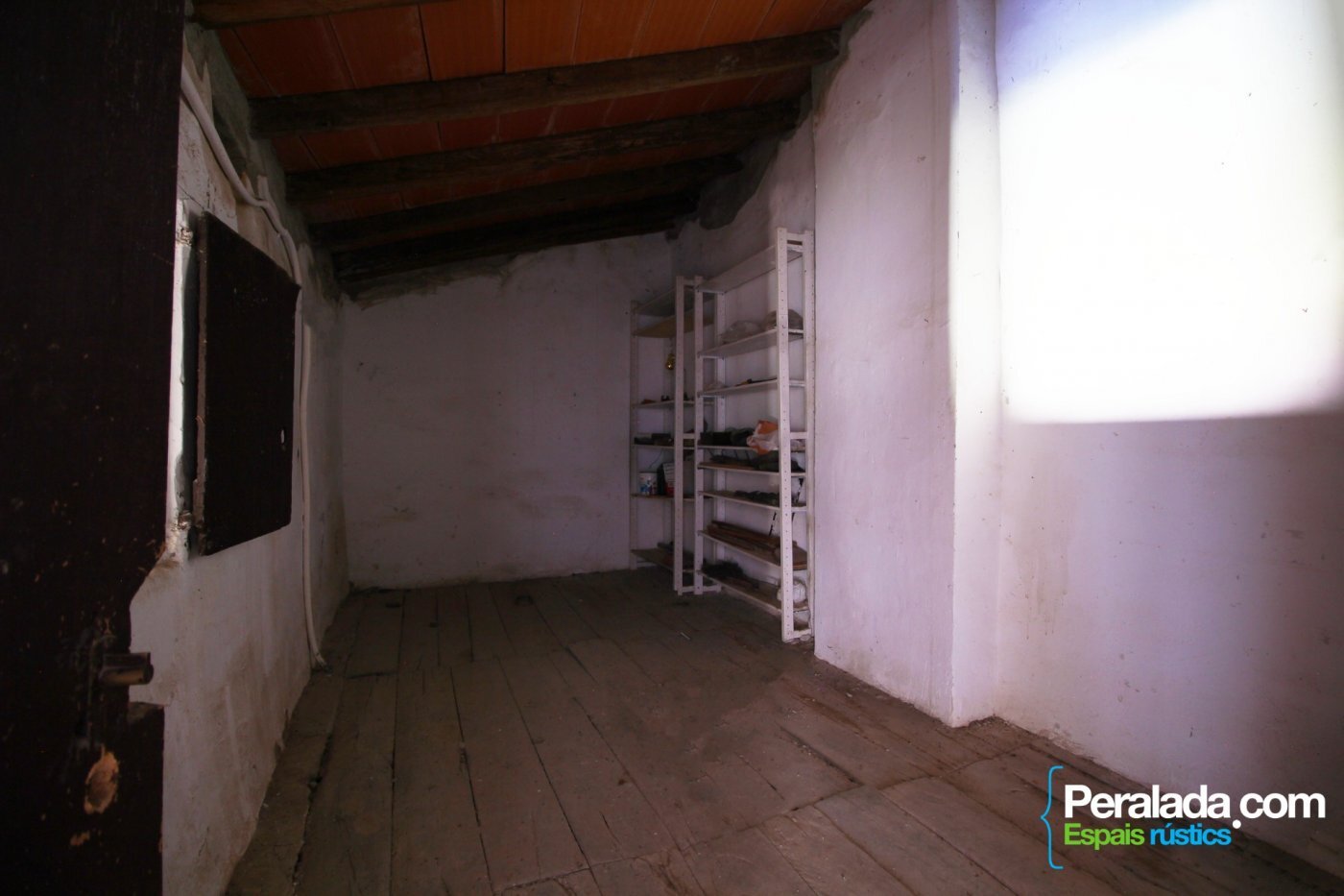 Imponente y robusta Masía más anexo, pajar, corrales y otras edificaciones en la Alta Garrotxa