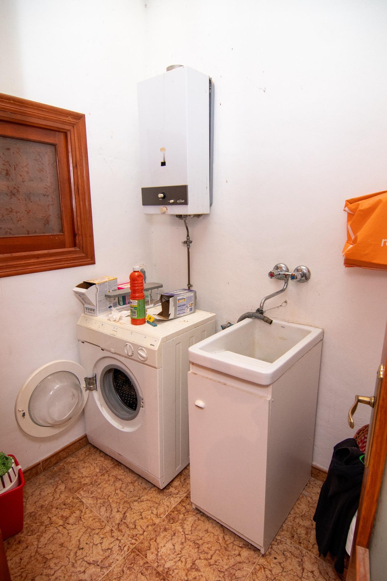 CASA CENTRICA CON IMPRESIONANTES VISTAS