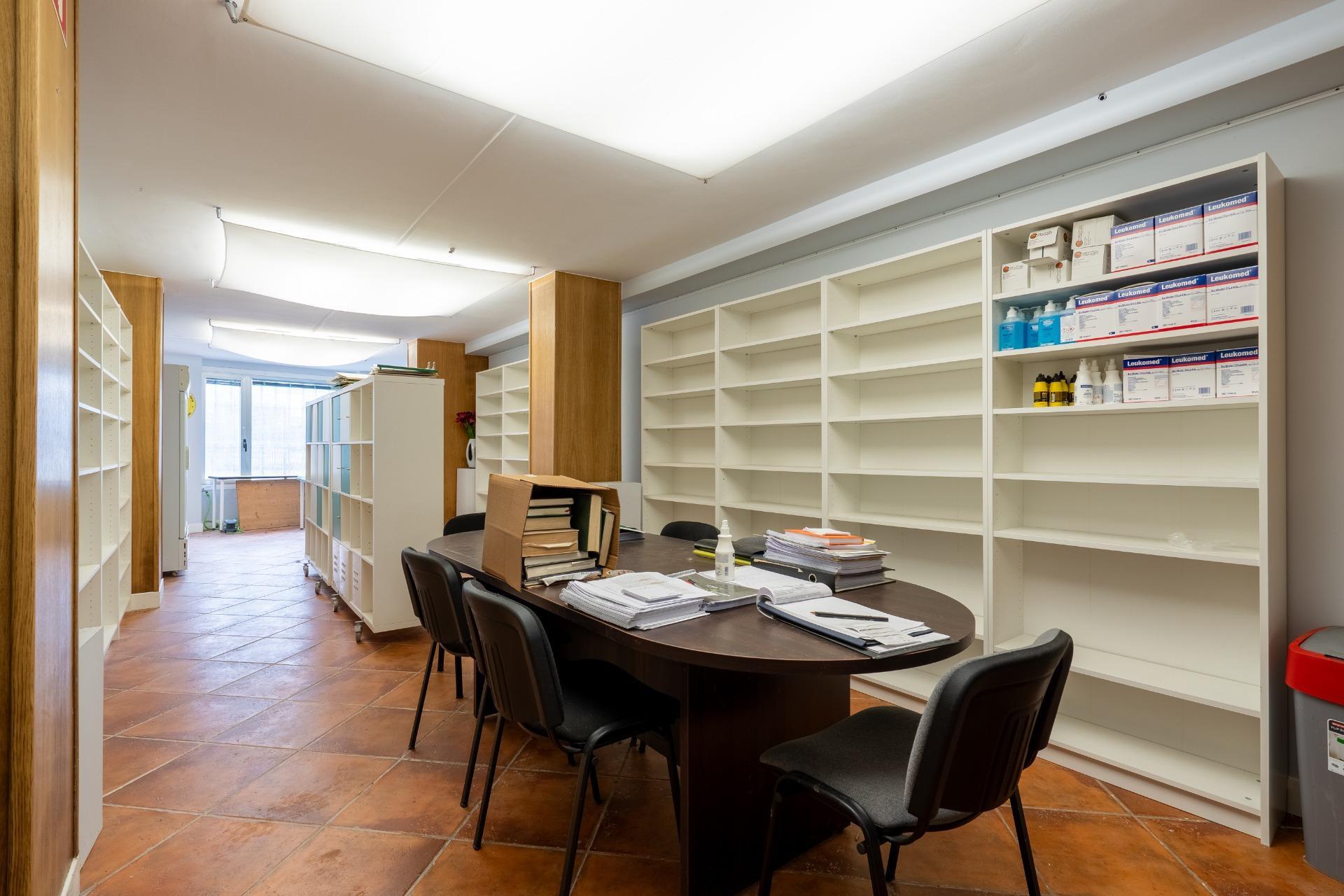 Local con acceso peatonal,  con múltiples posibilidades en Ondarroa