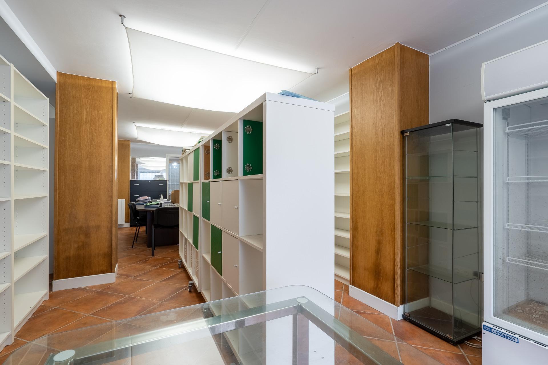 Local con acceso peatonal,  con múltiples posibilidades en Ondarroa