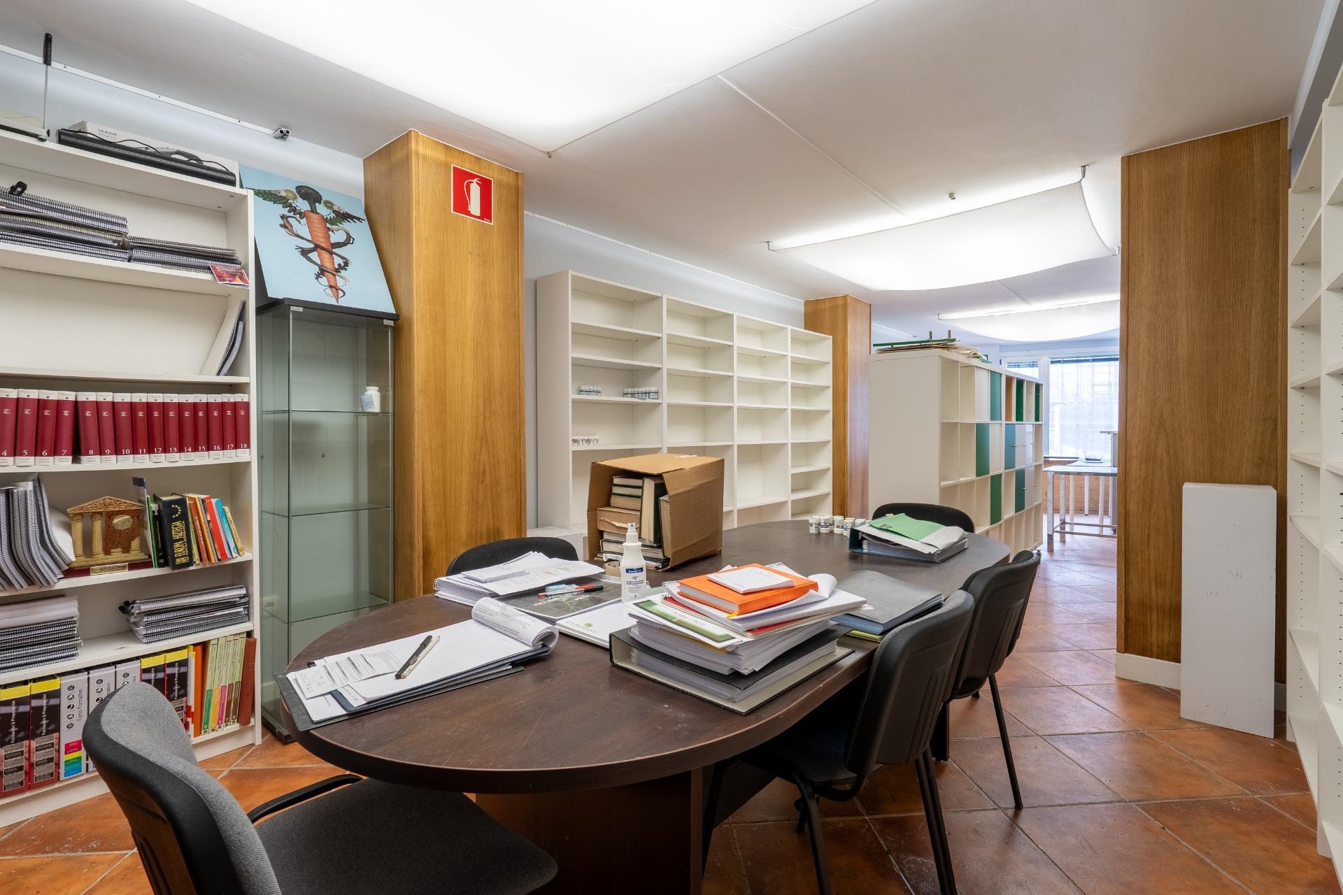 Local con acceso peatonal,  con múltiples posibilidades en Ondarroa