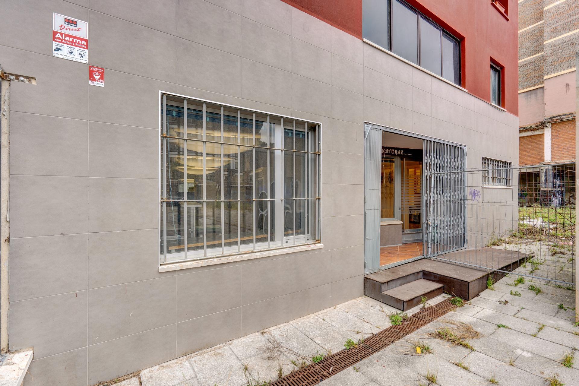 Local con acceso peatonal,  con múltiples posibilidades en Ondarroa