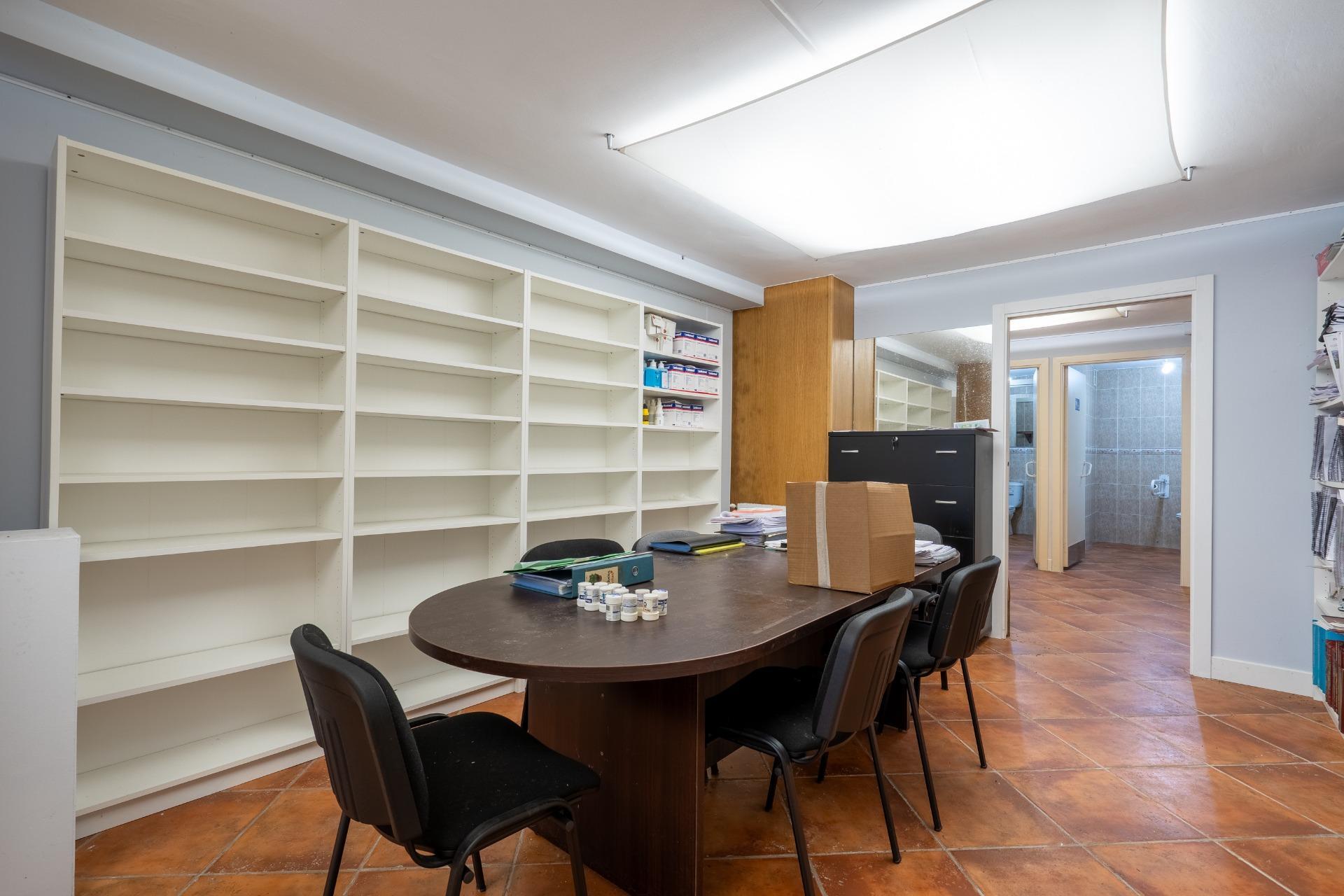 Local con acceso peatonal,  con múltiples posibilidades en Ondarroa