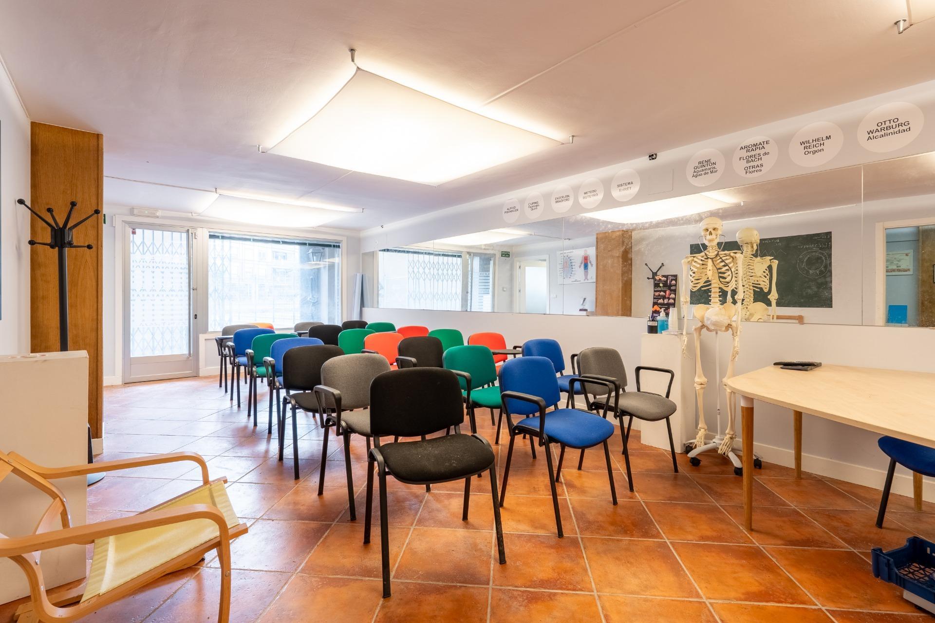 Local con acceso peatonal,  con múltiples posibilidades en Ondarroa