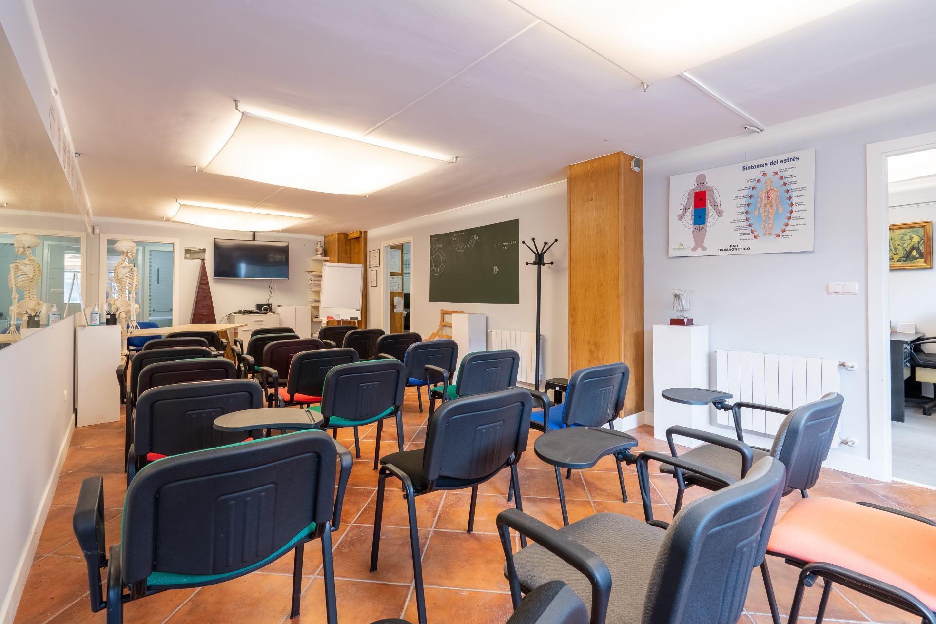 Local con acceso peatonal,  con múltiples posibilidades en Ondarroa