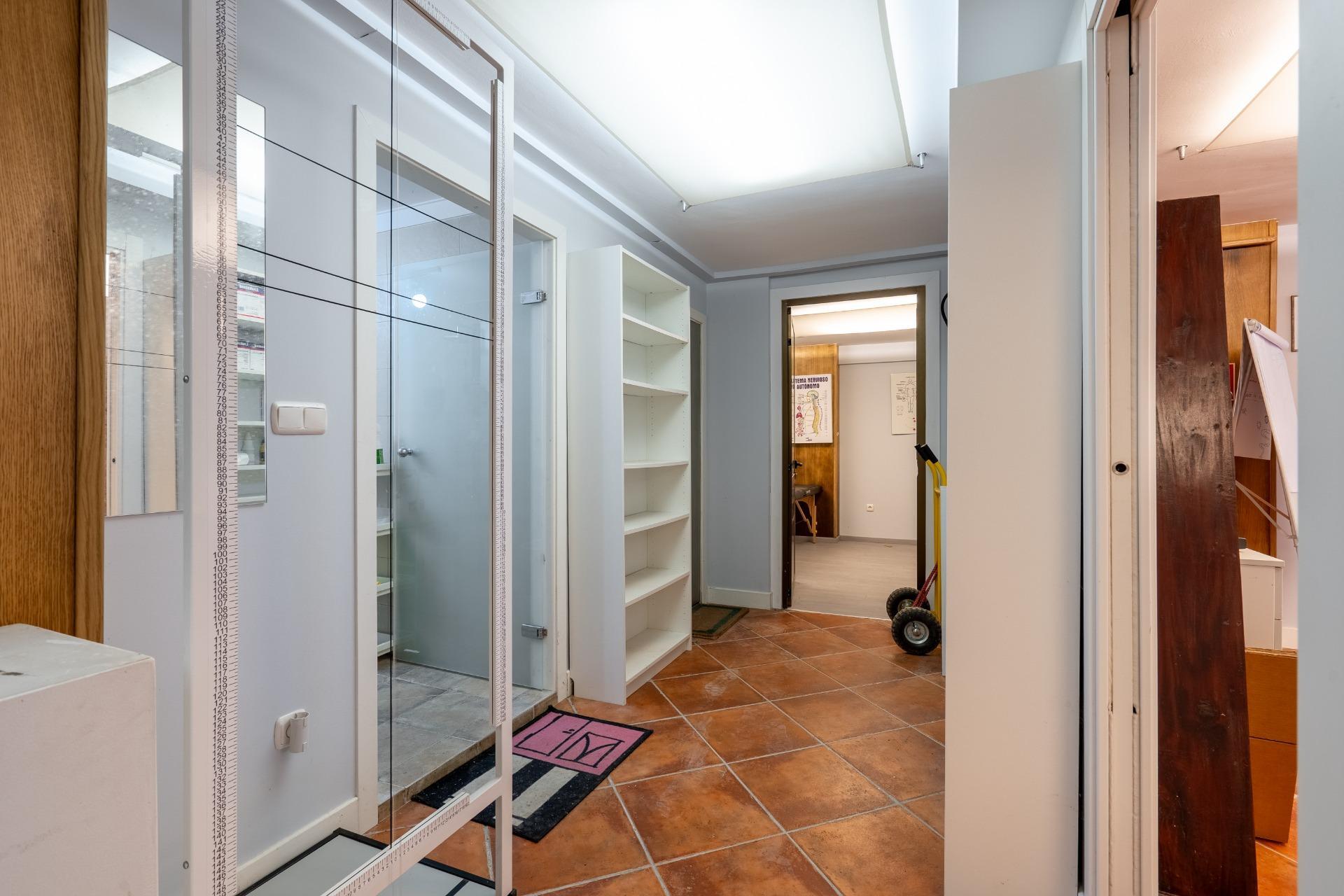 Local con acceso peatonal,  con múltiples posibilidades en Ondarroa