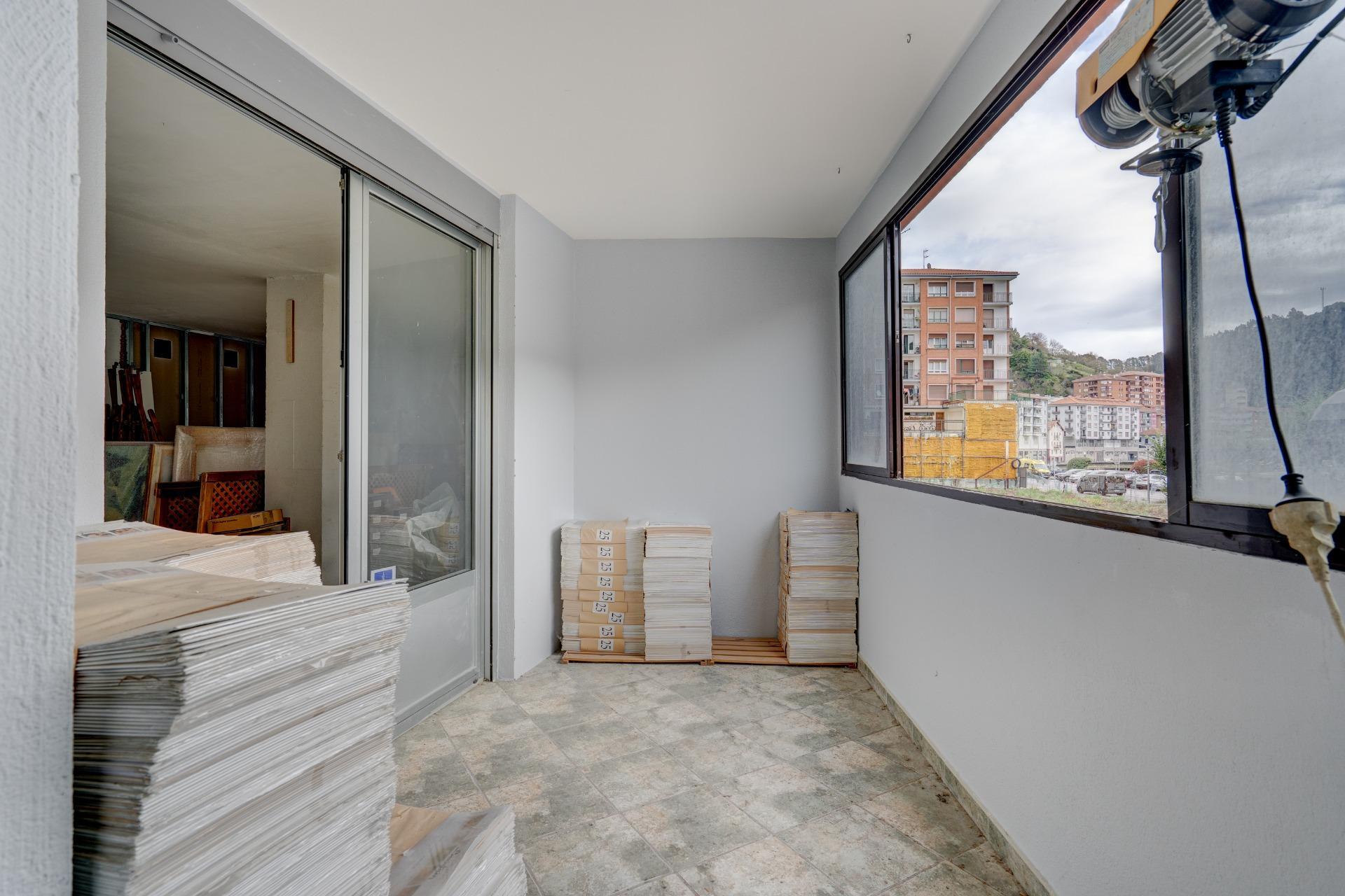 Local con acceso peatonal,  con múltiples posibilidades en Ondarroa