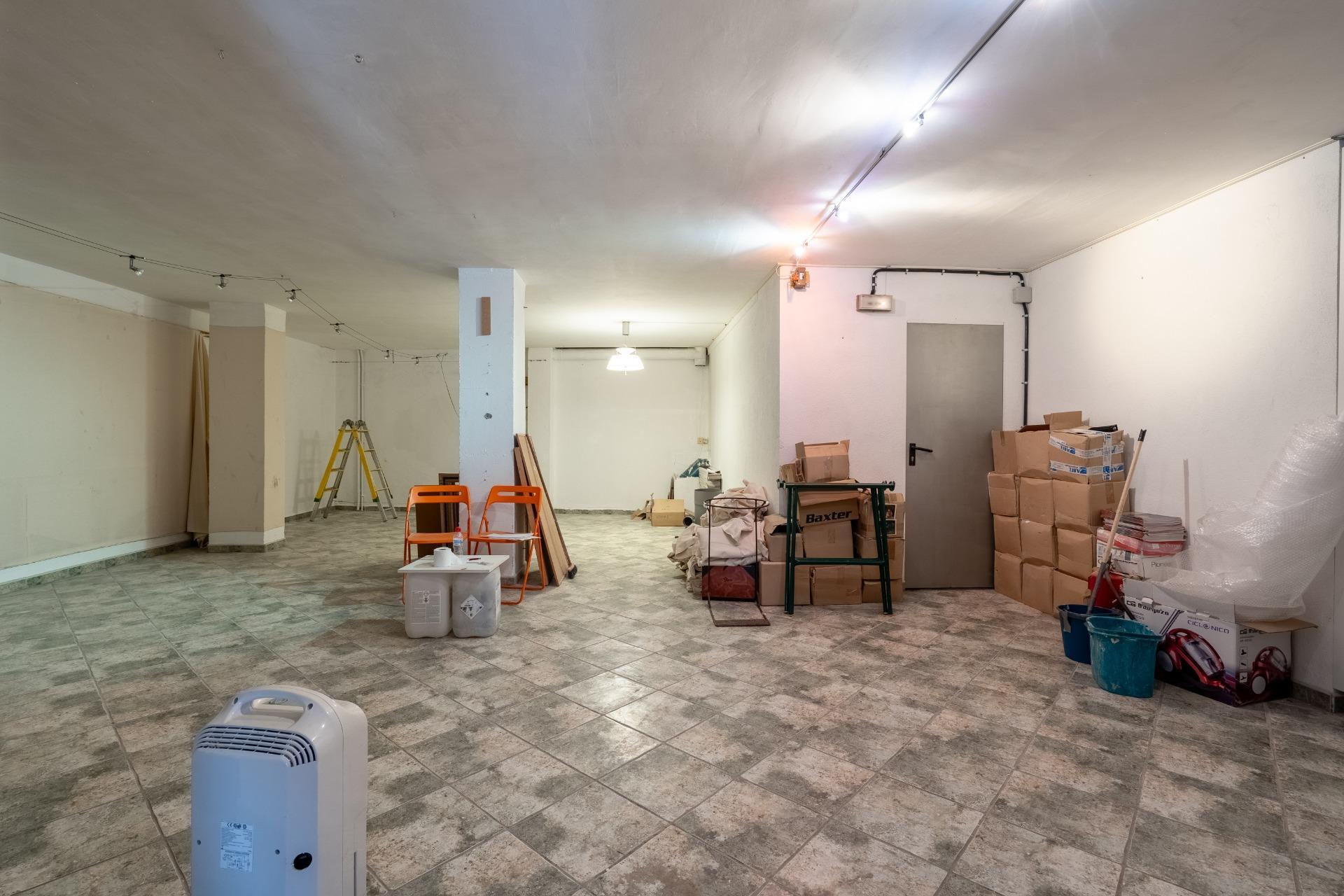 Local con acceso peatonal,  con múltiples posibilidades en Ondarroa