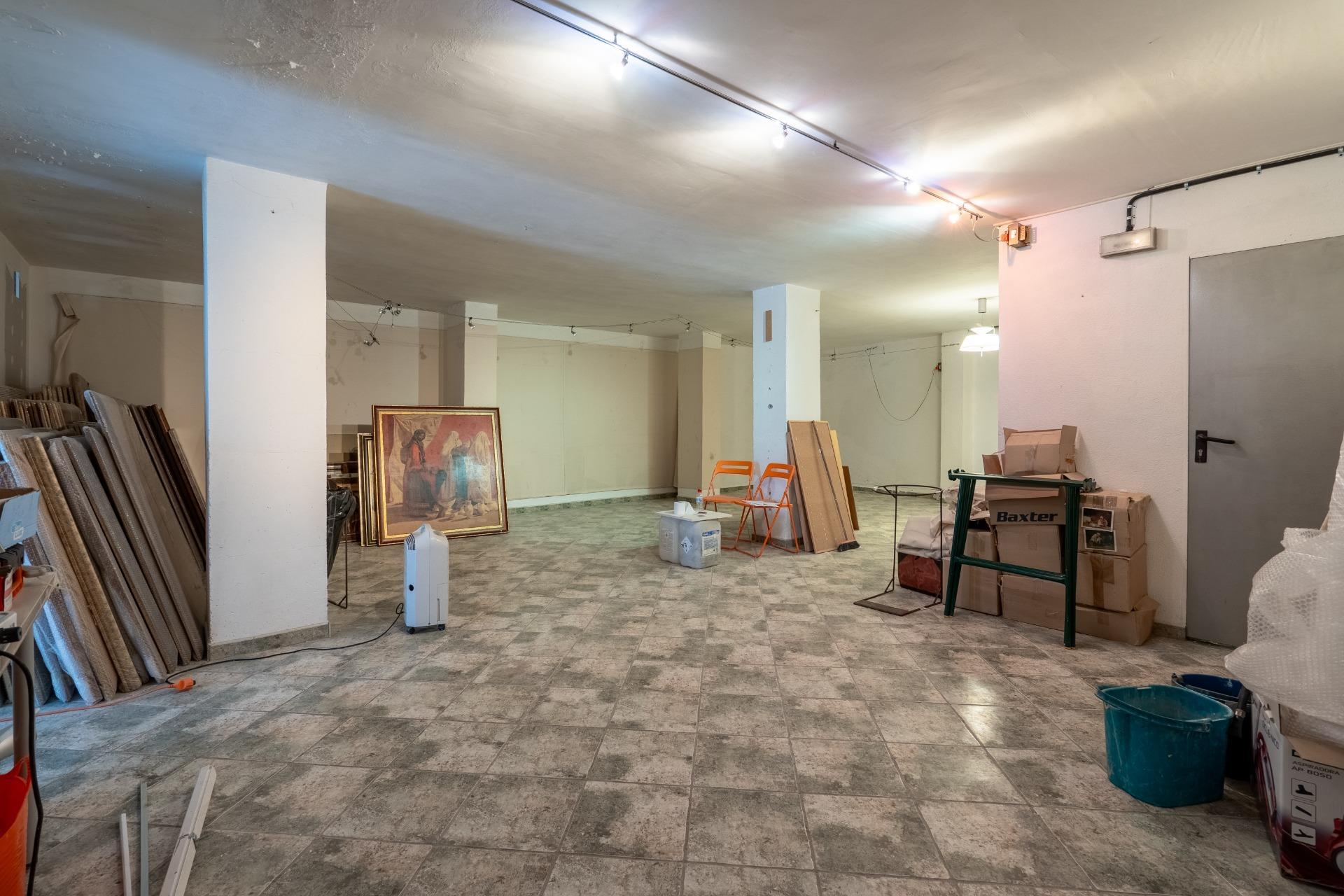 Local con acceso peatonal,  con múltiples posibilidades en Ondarroa